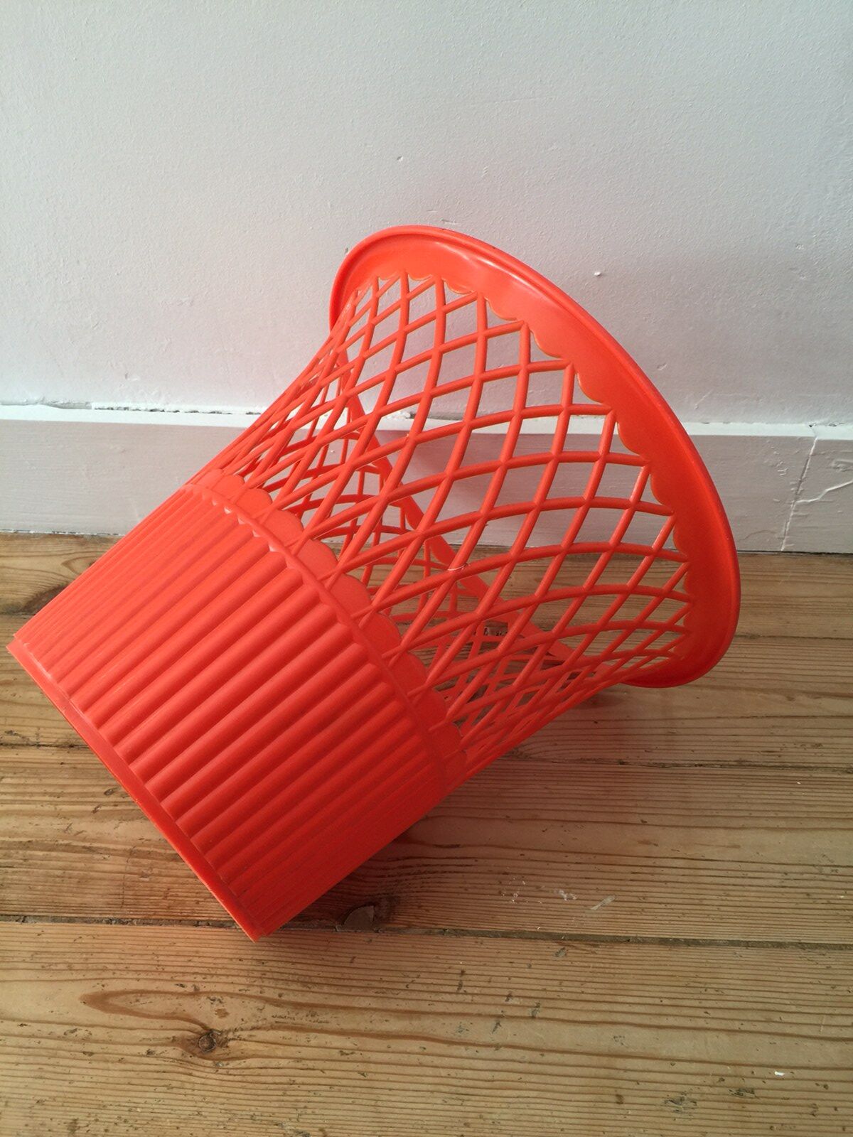 Corbeille à papier plastique