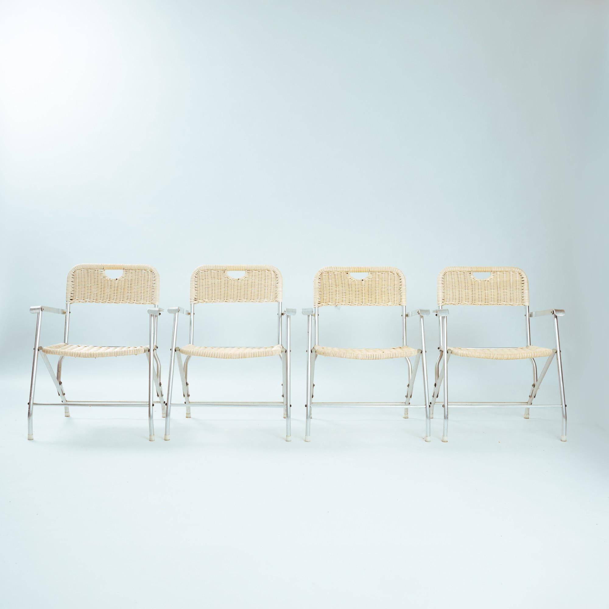 4 chaises de jardin pliantes en osier Tossa de style mid-century par Hilbrant, Italie, années 1960.