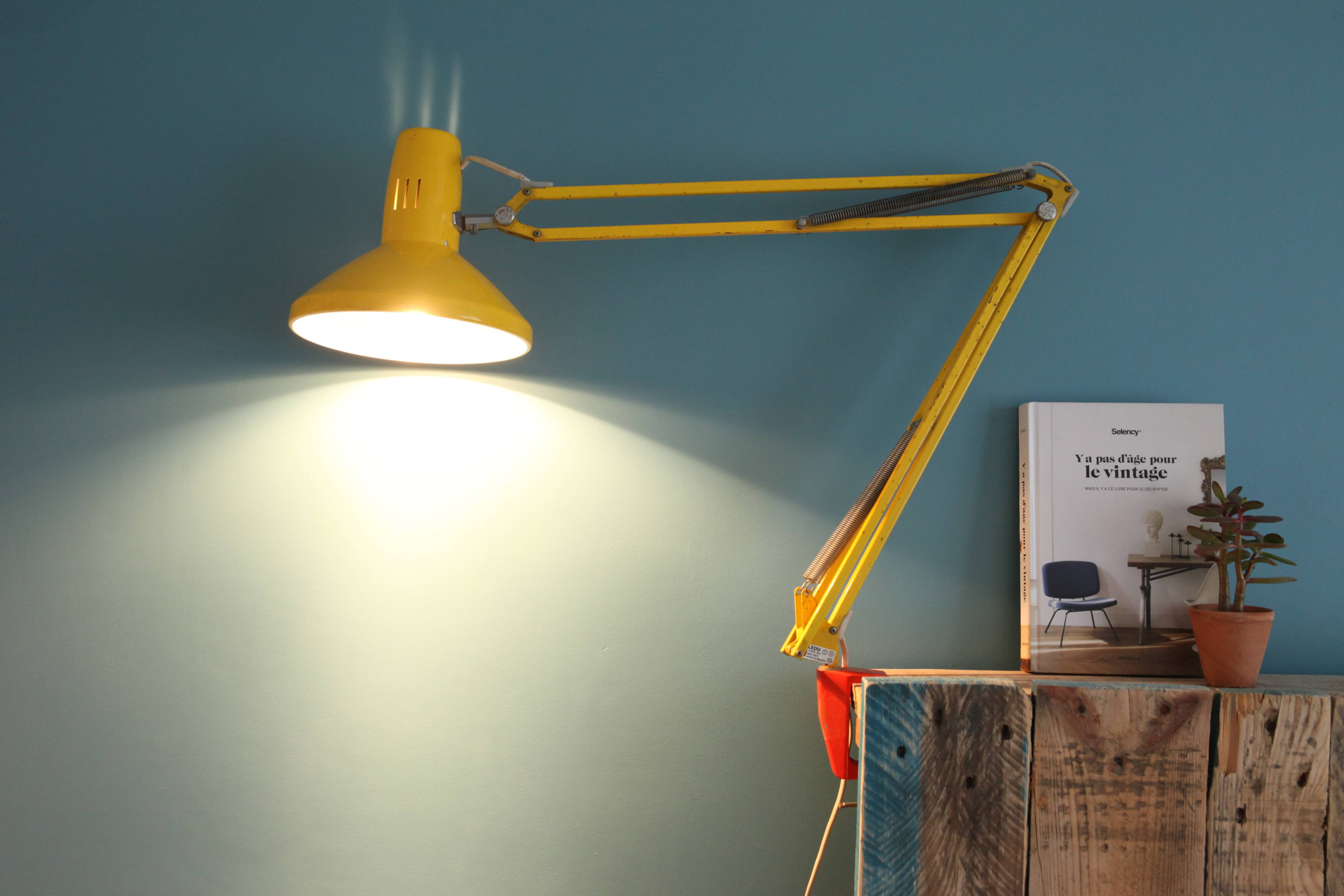 Ledu architect lamp