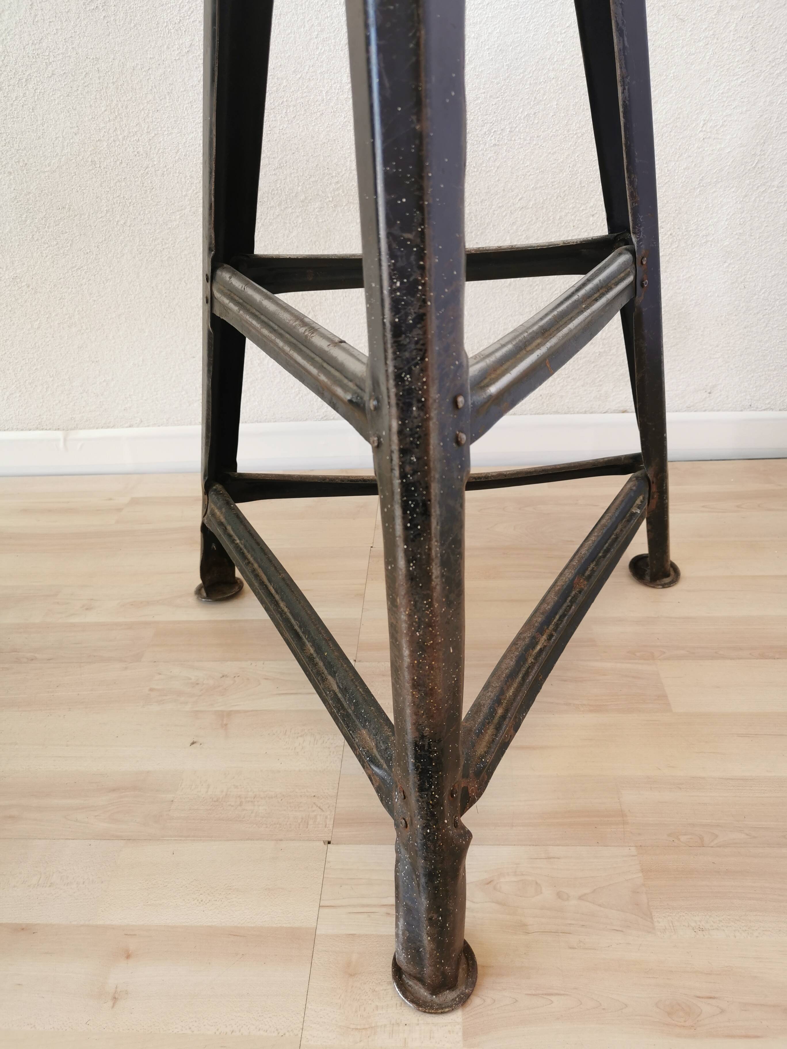Tabouret de bar industriel vintage en bois et métal