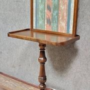 Table de lecture en noyer à écran tissu – époque Napoléon III