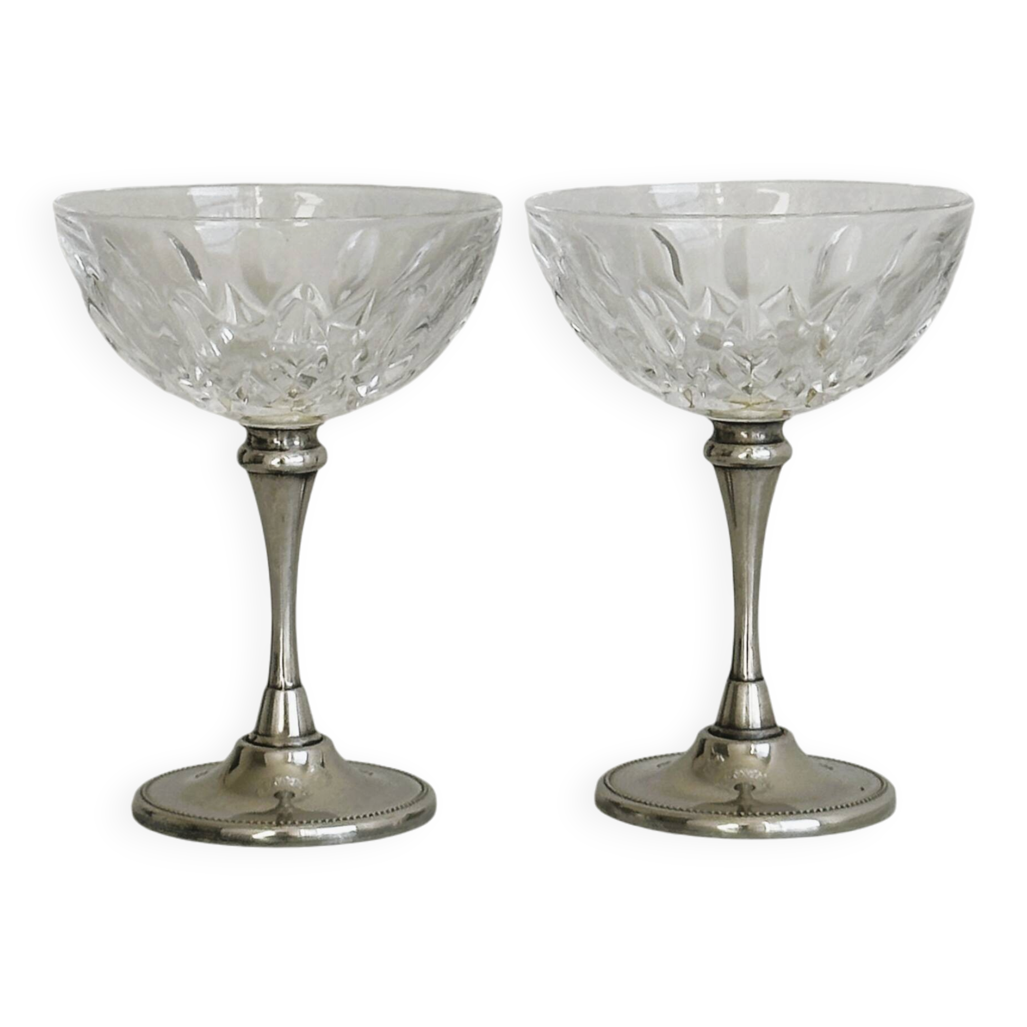 Set of 2 vintage glasses in metal and thick chiseled glass