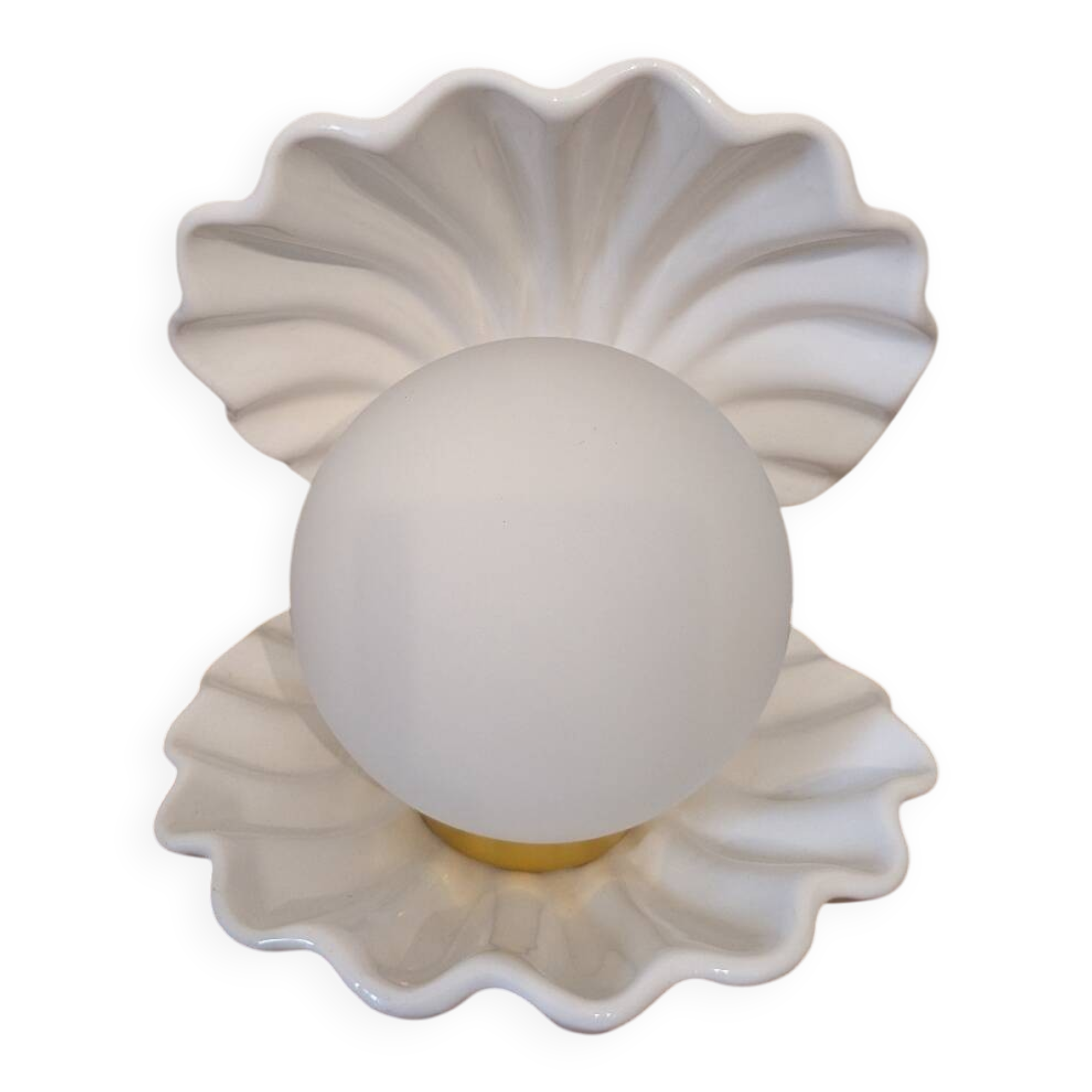 Vintage ceramic shell lamp