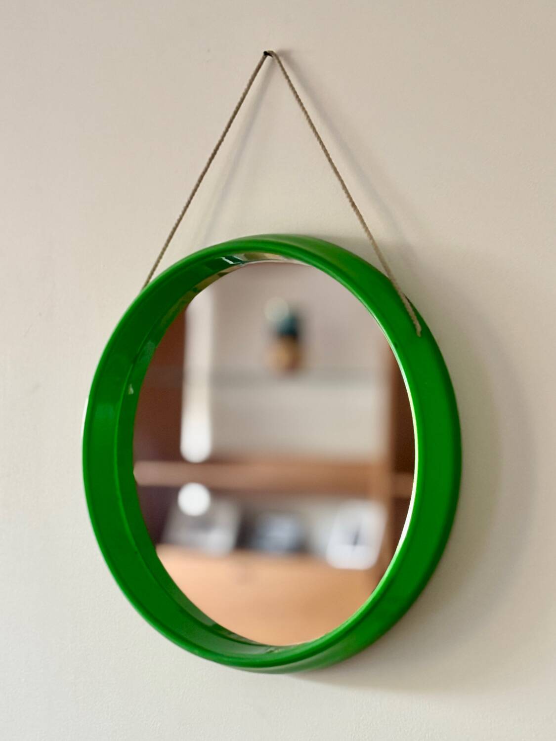 Miroir rond en plastique vert, années 70