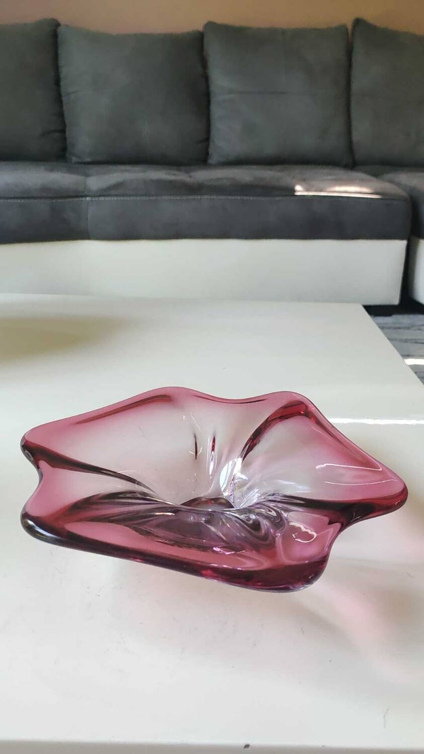 Pocket tray floral shape. in pink tones. murano style. diam 24 cm
