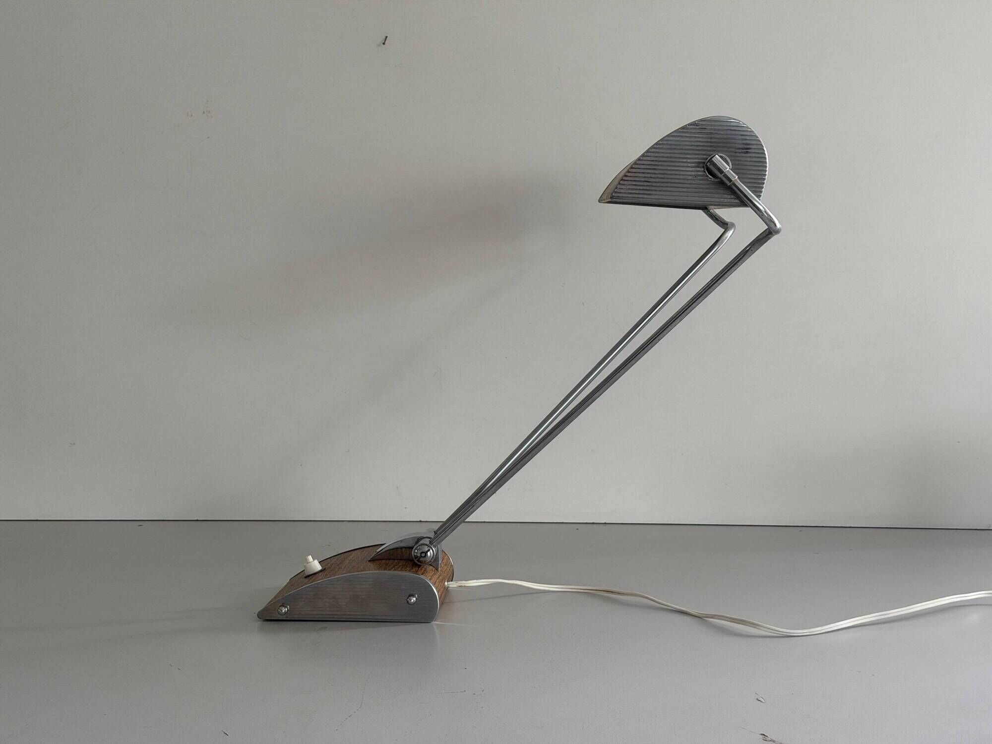 Large metal desk lamp with Wood Design texture by Eileen Gray, 1950s, France.