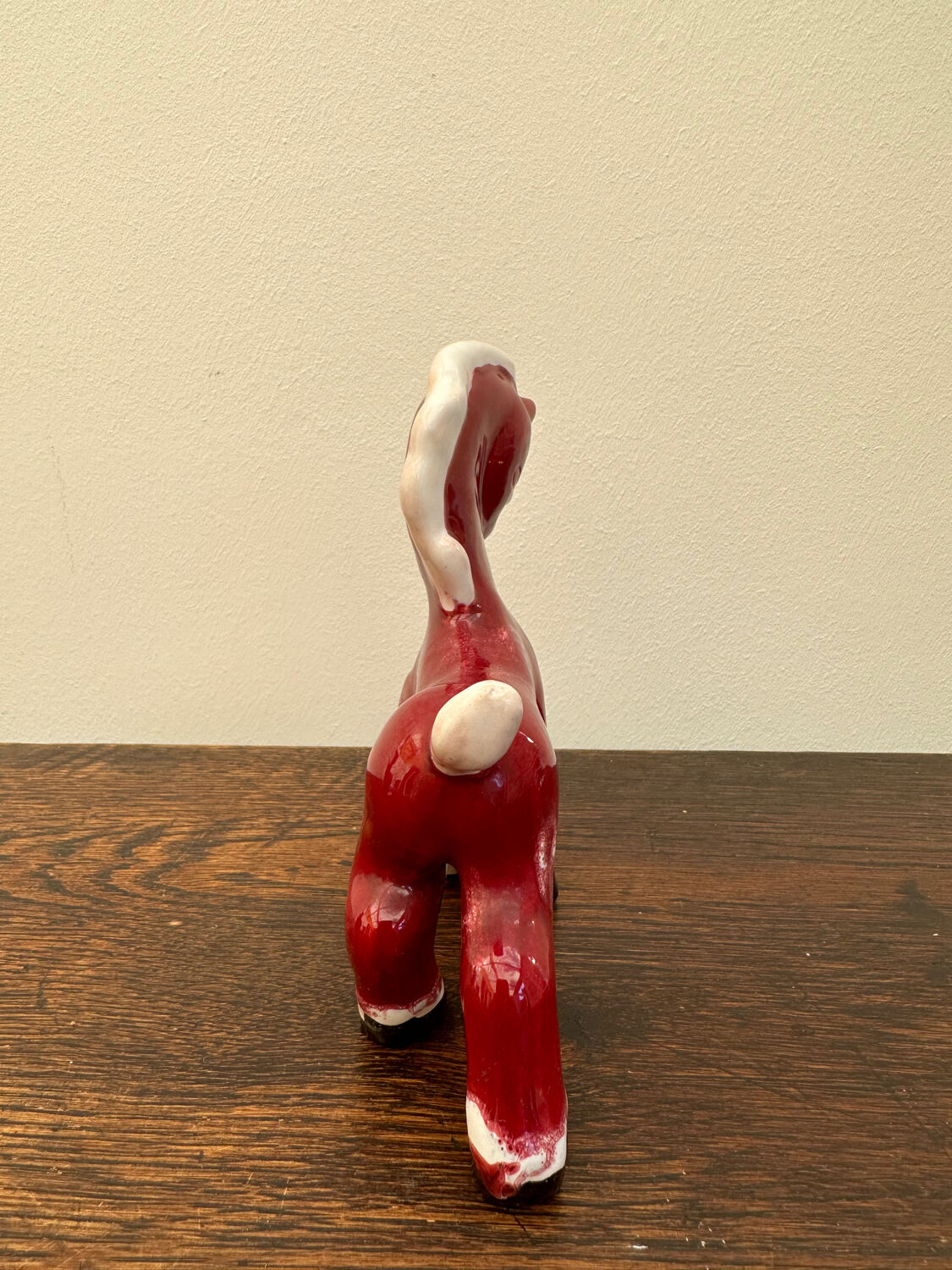 Small retro red horse from the 40s made in England/ceramic