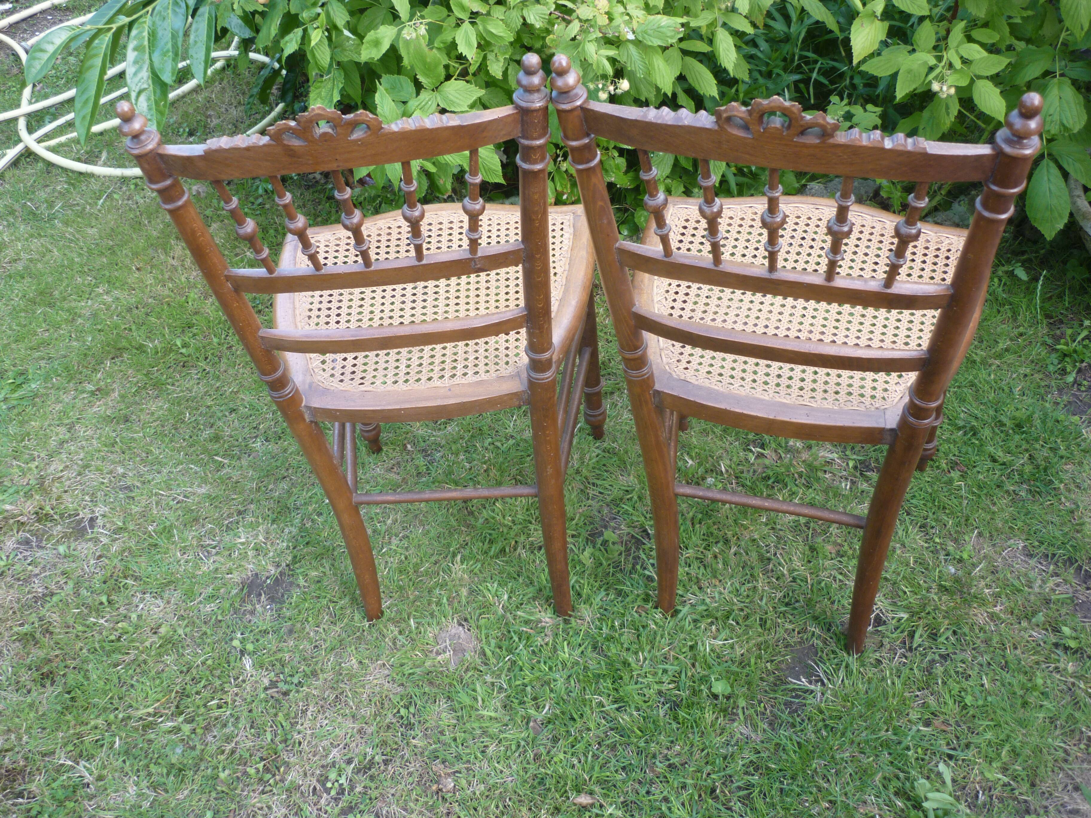 2 chairs wood and canage style Louis XVI