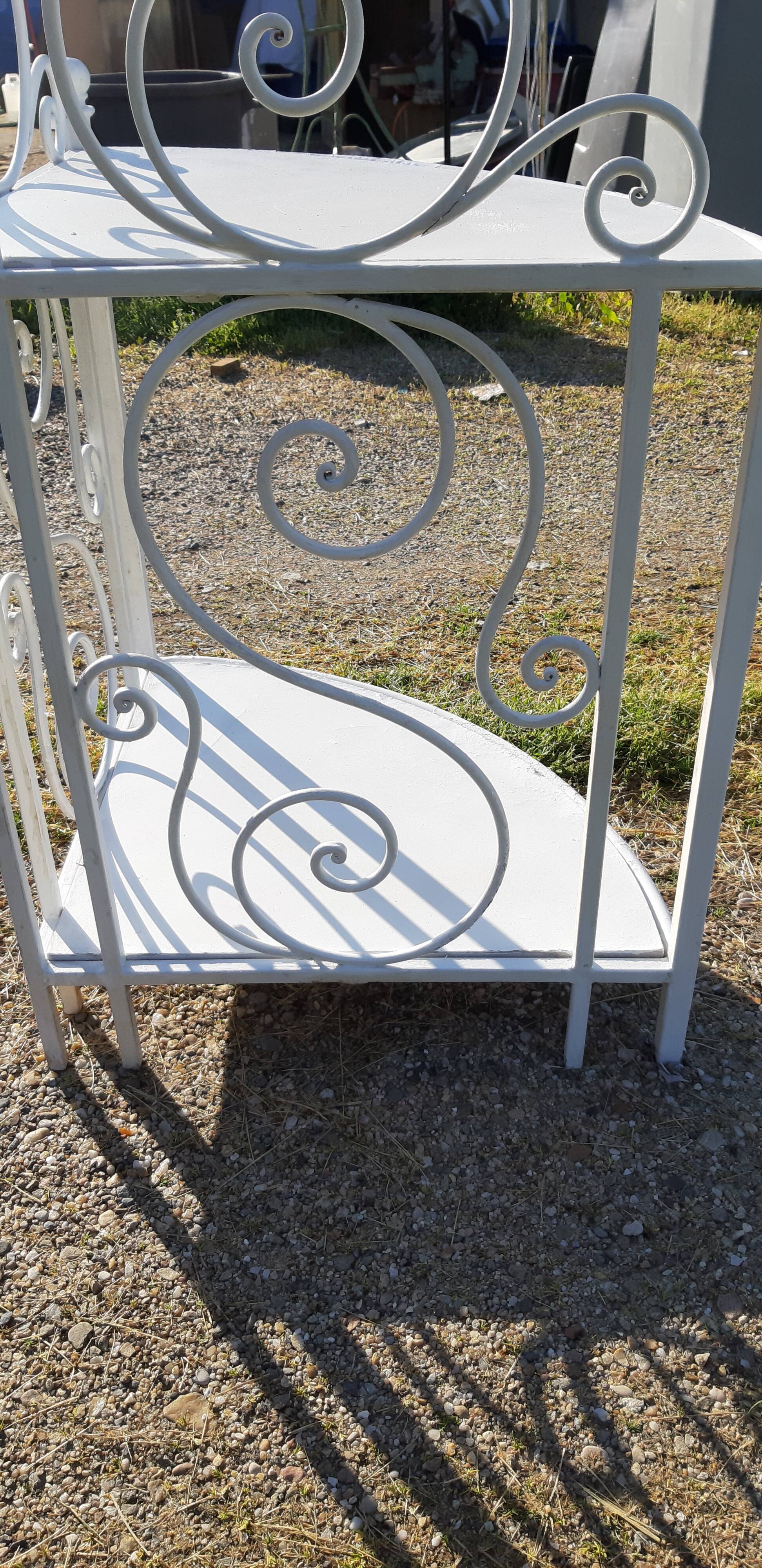 Wrought iron garden corner corner 1900