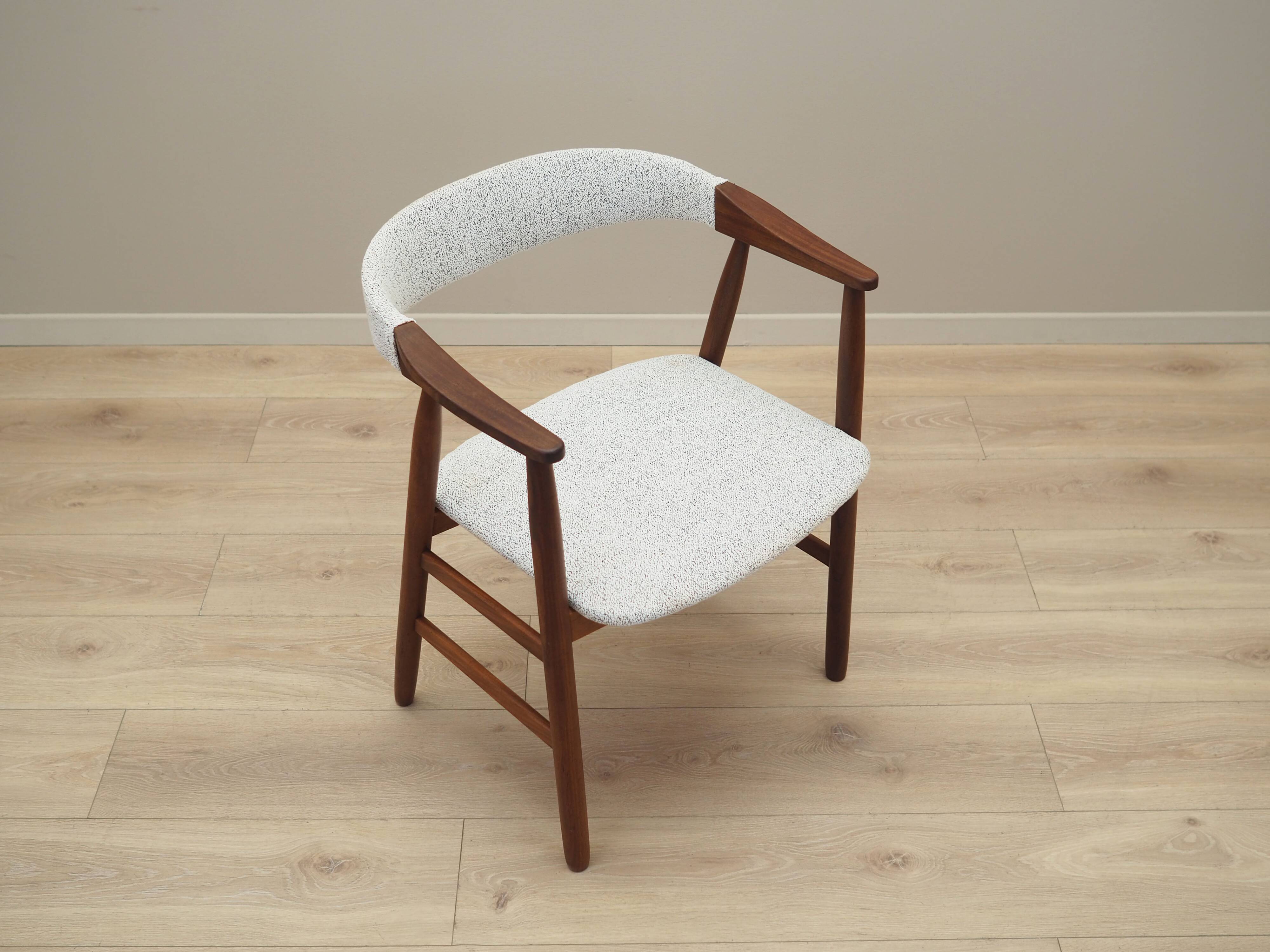 Chaise en teck, design danois, années 1970, production : Danemark