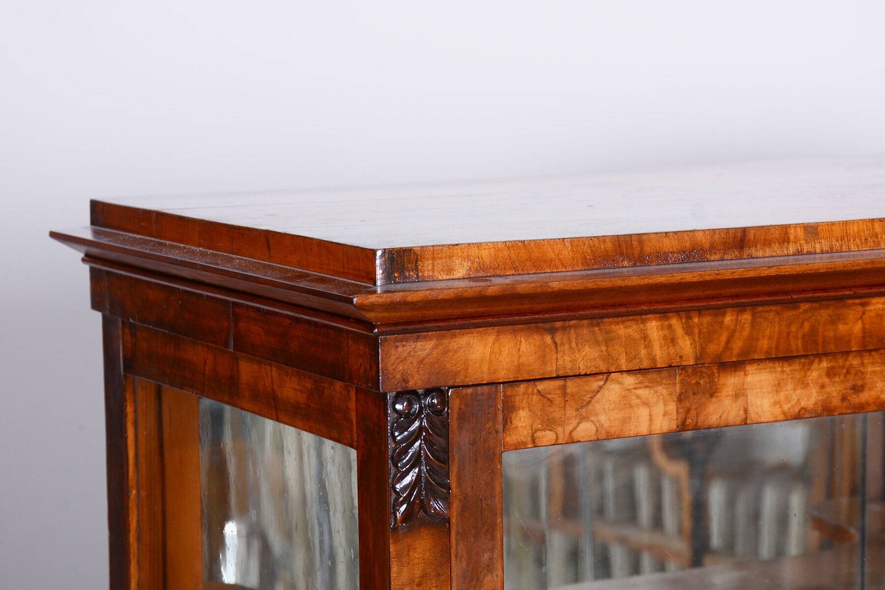 Biedermeier Display Cabinet in Walnut, 1830s