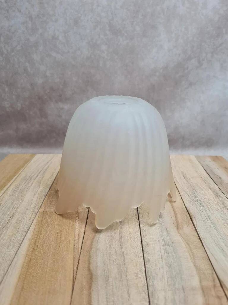 Vintage tulip lampshade in frosted glass.