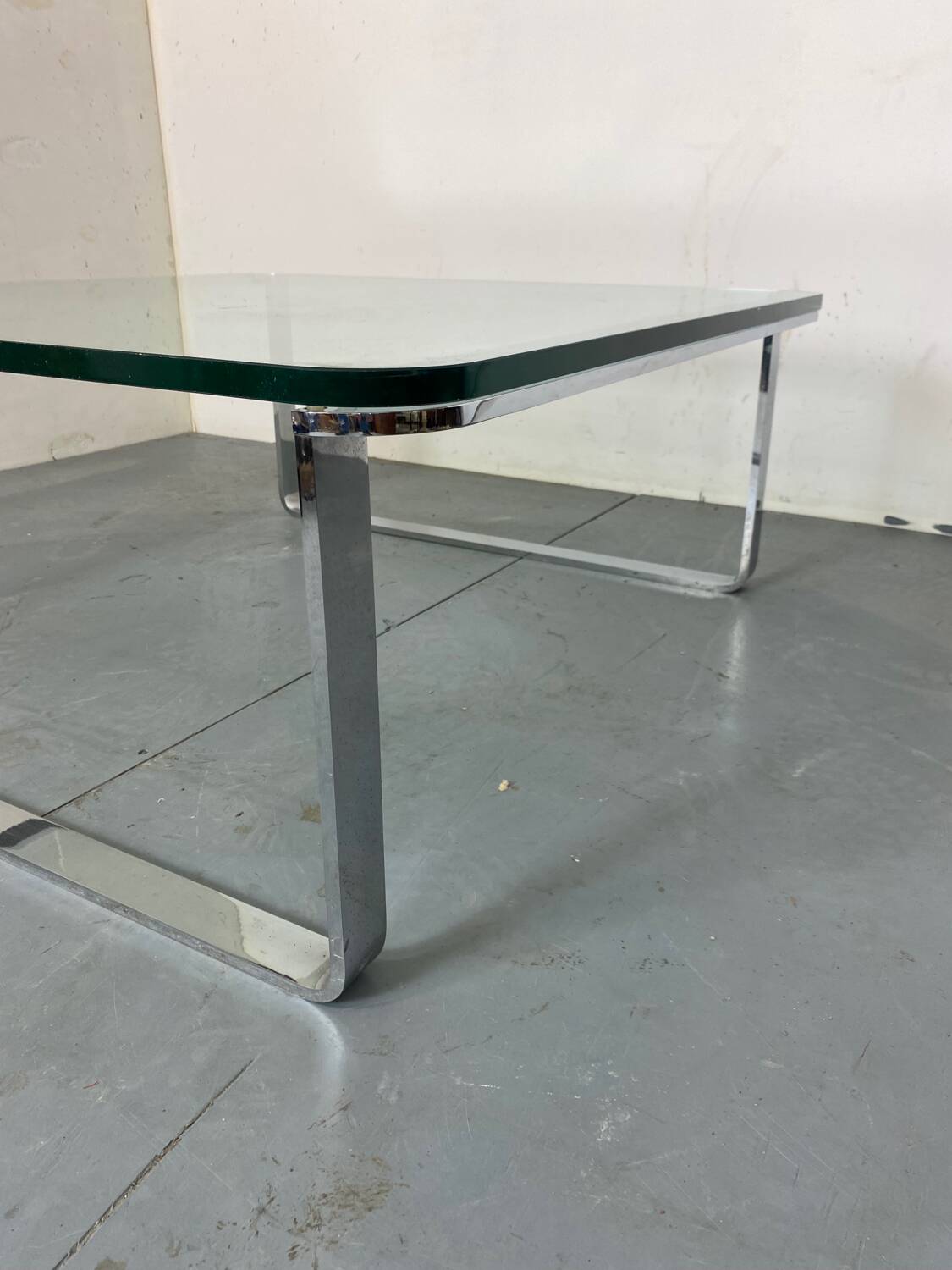 Table basse moderniste suisse en chrome, acier et verre de Strässle, années 1970