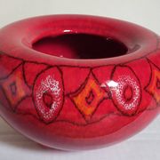 Vase tripode céramique à l'émail rouge vif vintage