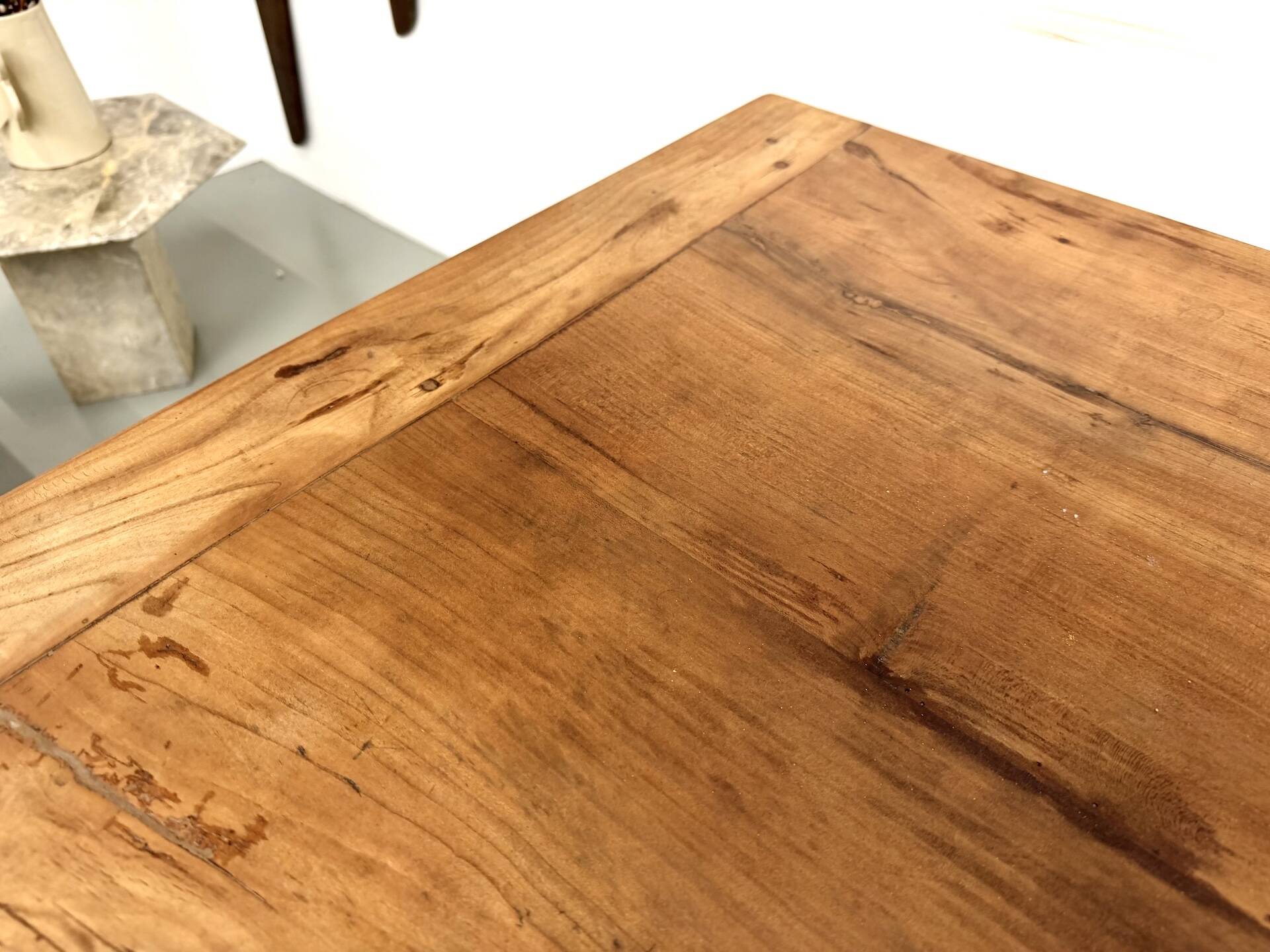 Solid walnut table - Tapered legs