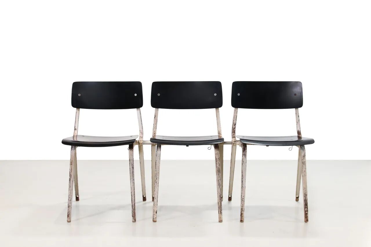 Ensemble de six rares chaises de théâtre Revolt empilables et pliables Friso Kramer