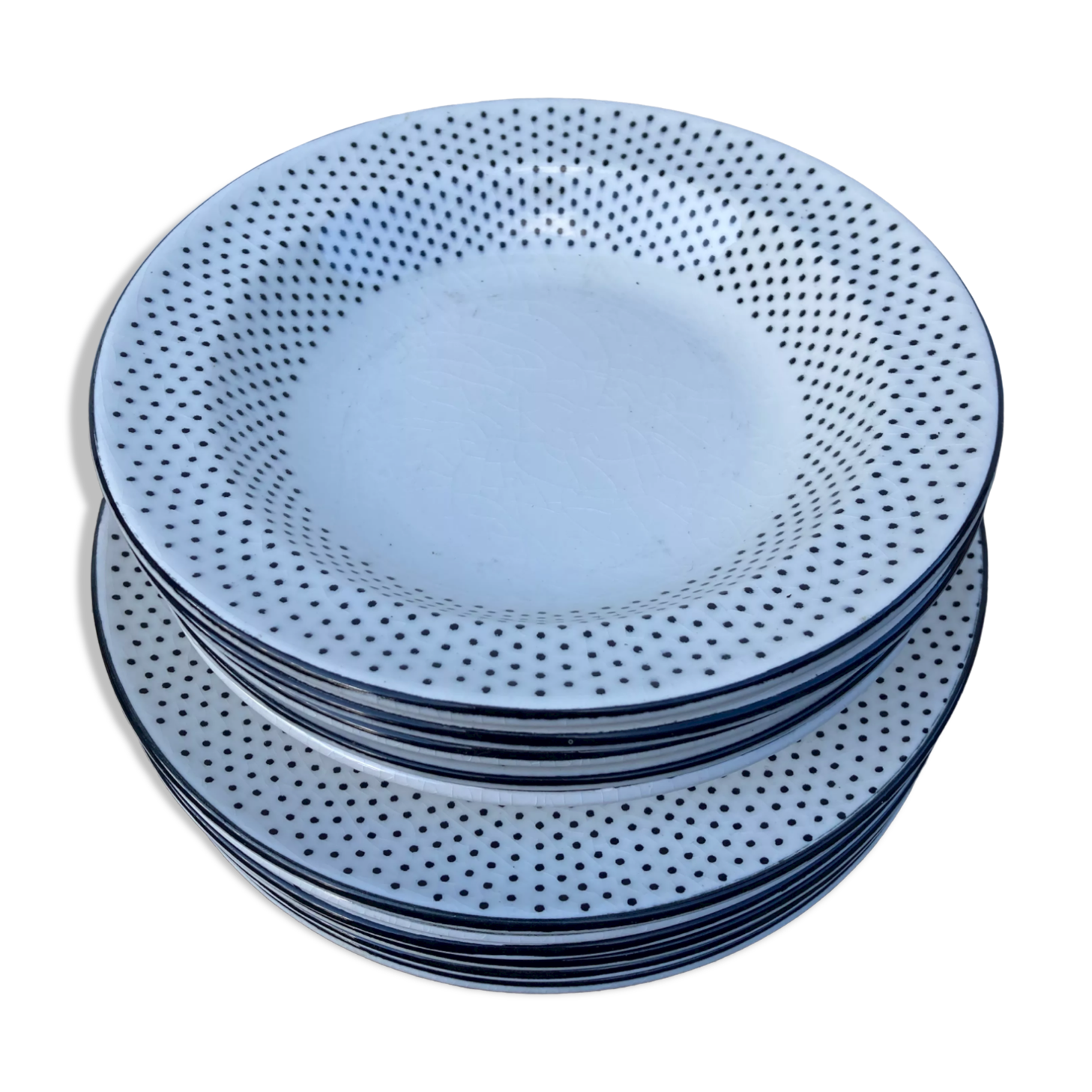 Gien service for 6 people with black polka dots: soup plates and flat plates