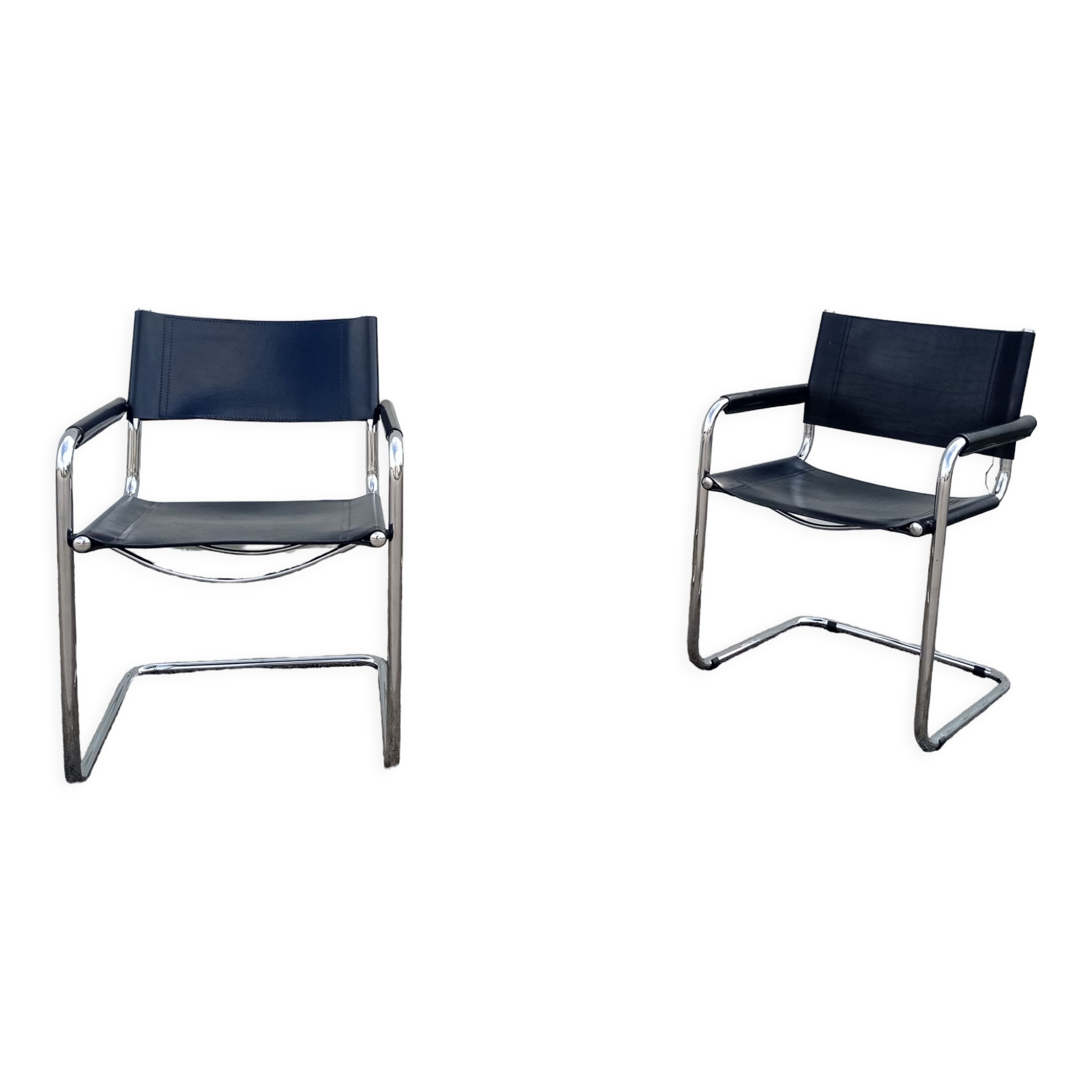 Paire de fauteuils Cantilever en cuir noir