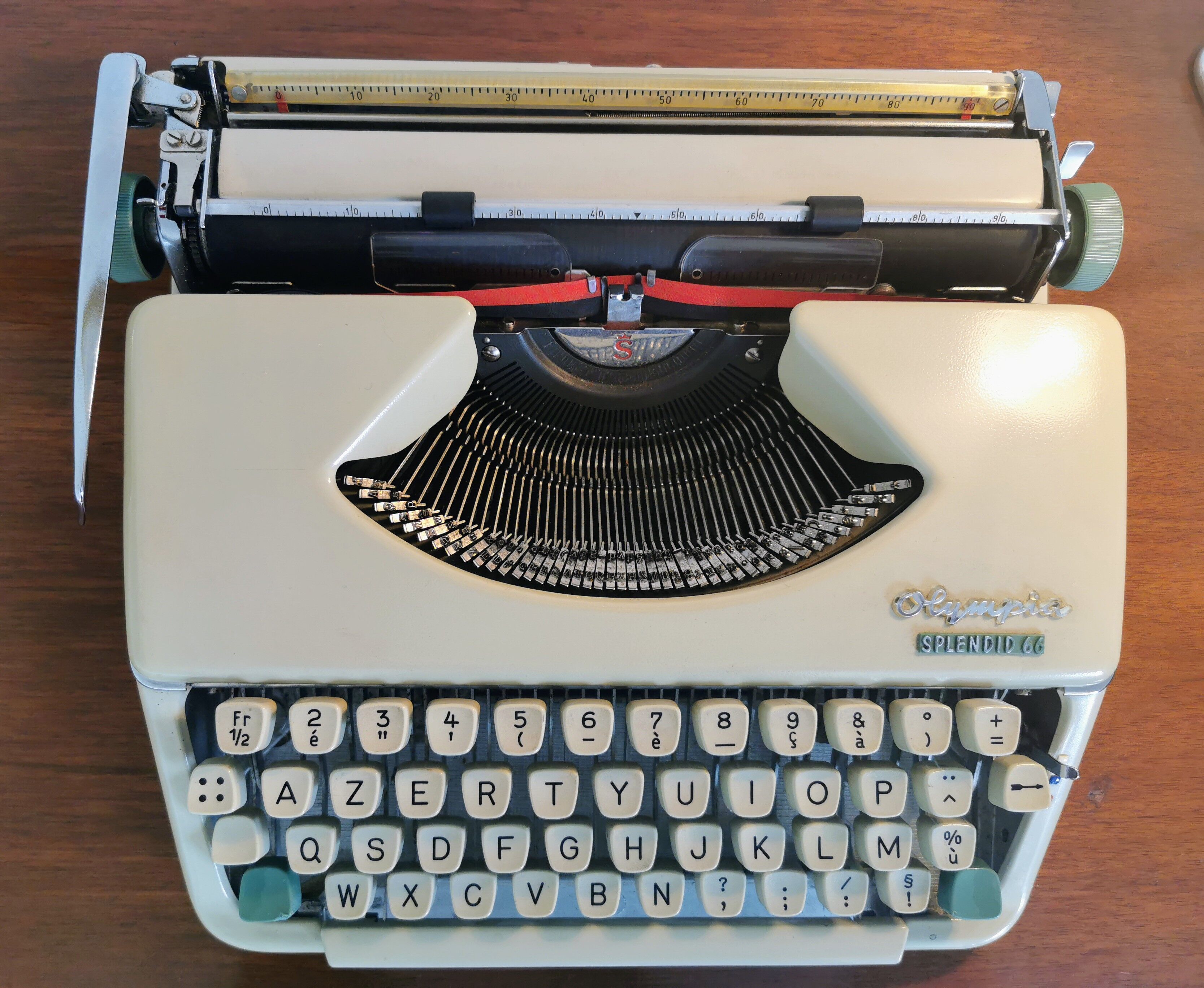Typewriter Olympia Splendid 66