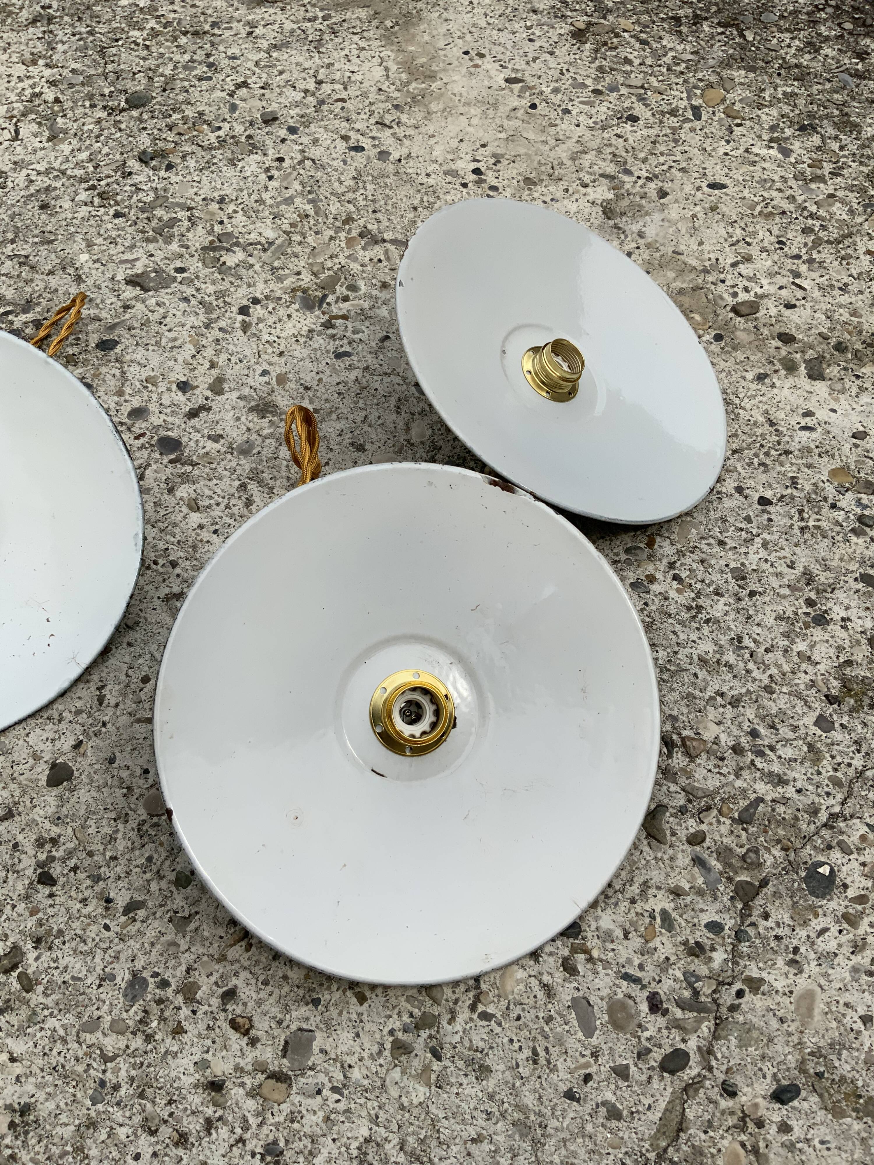 Trio suspension sheet enamelled vintage green and white gold threads brass socket