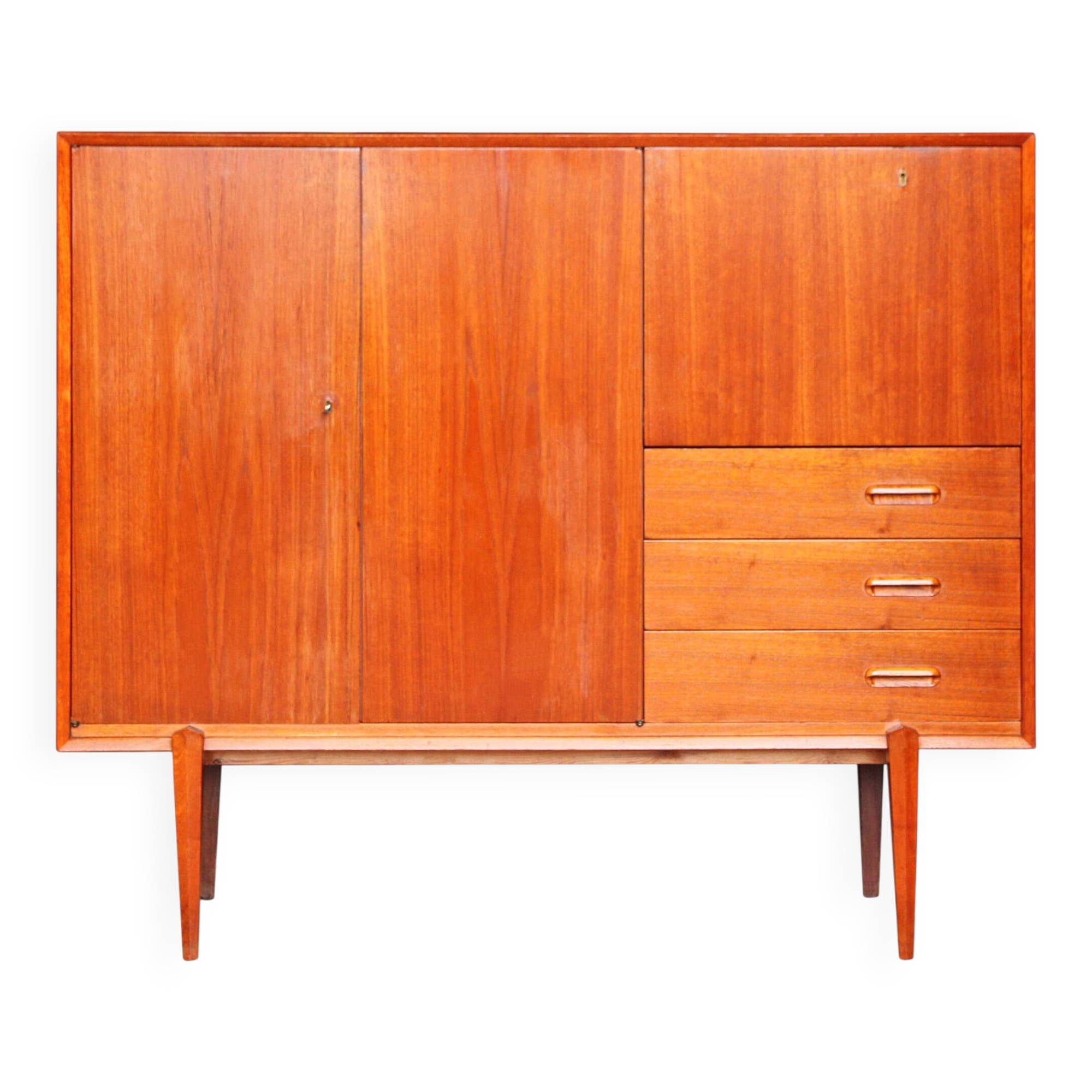 High enfilade in Scandinavian lines, Van Pelt, 1960s