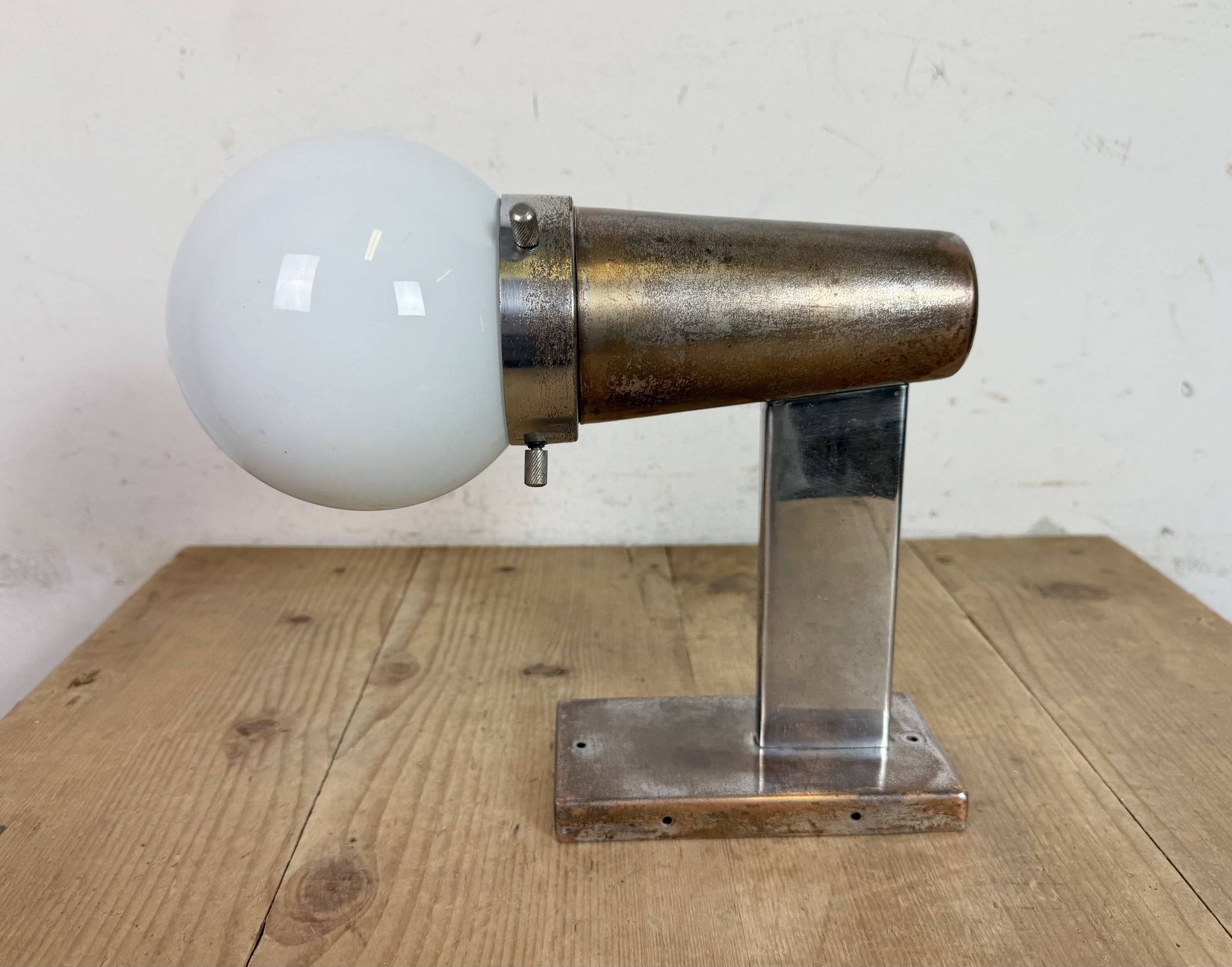Vintage Art Deco Wall Light with Opal Glass, 1930s