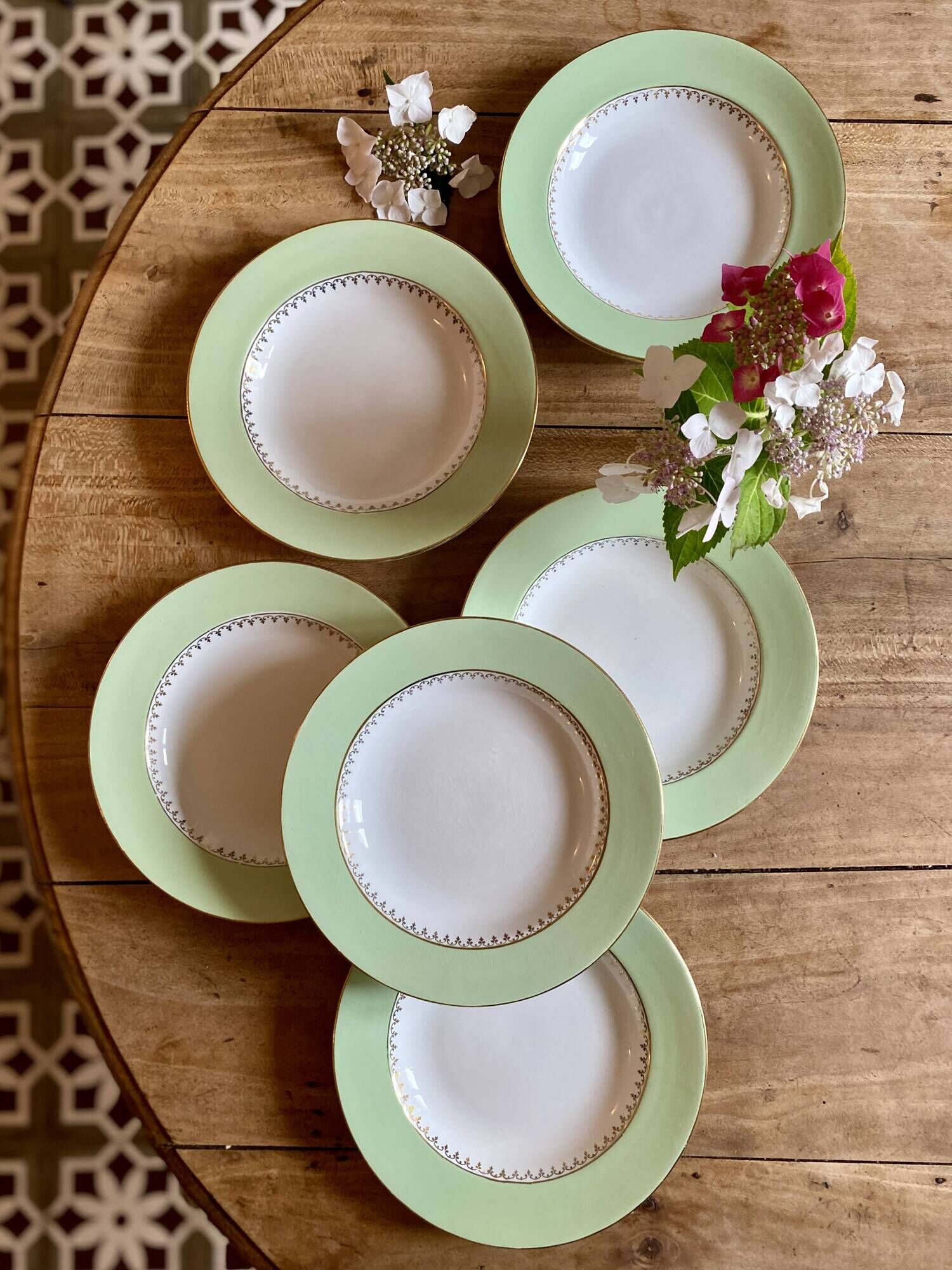 Set of 6 old mint and white hollow plates, the Amandinoise