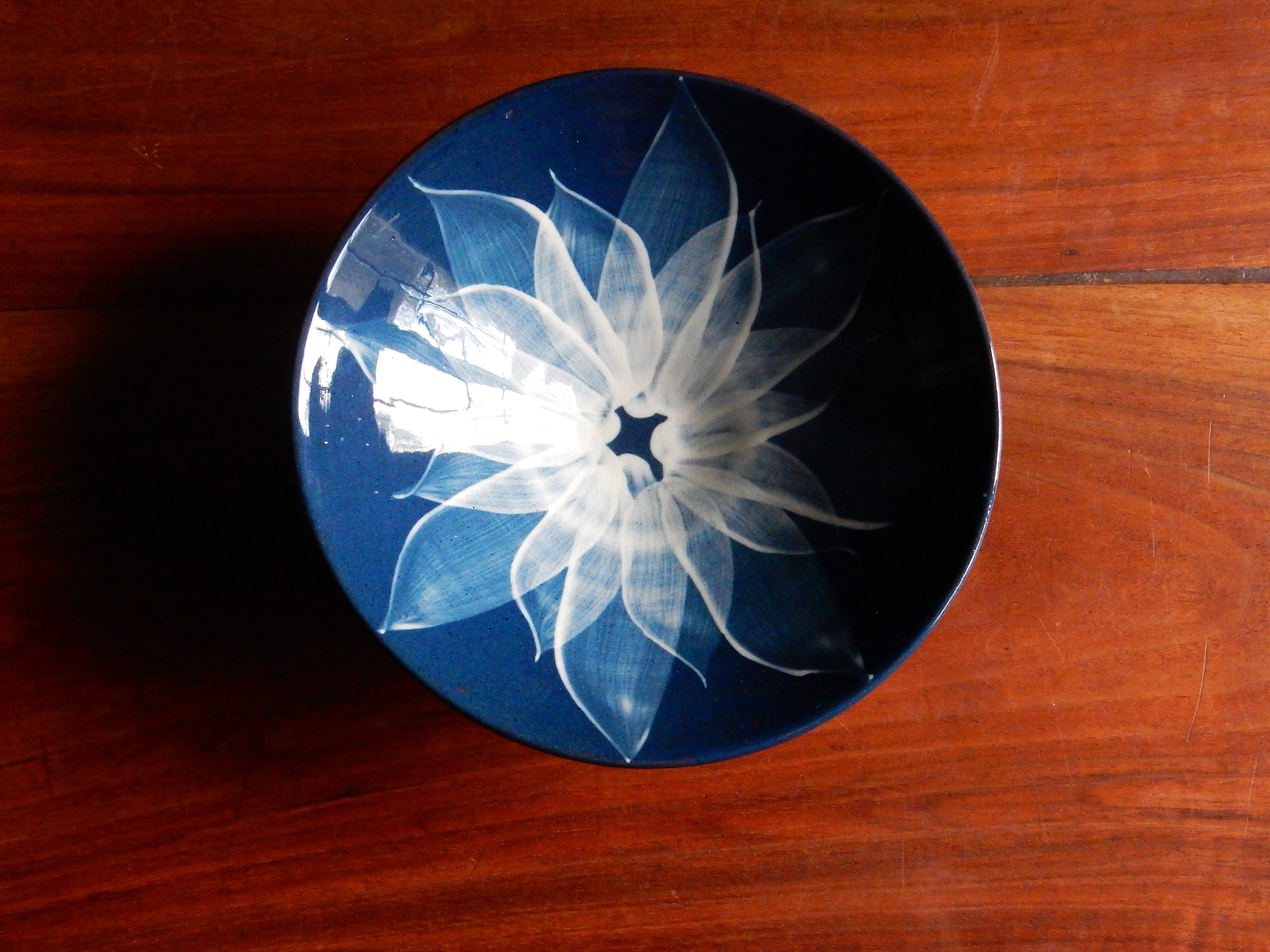 Empty pocket, blue ceramic bowl minimalist floral pattern