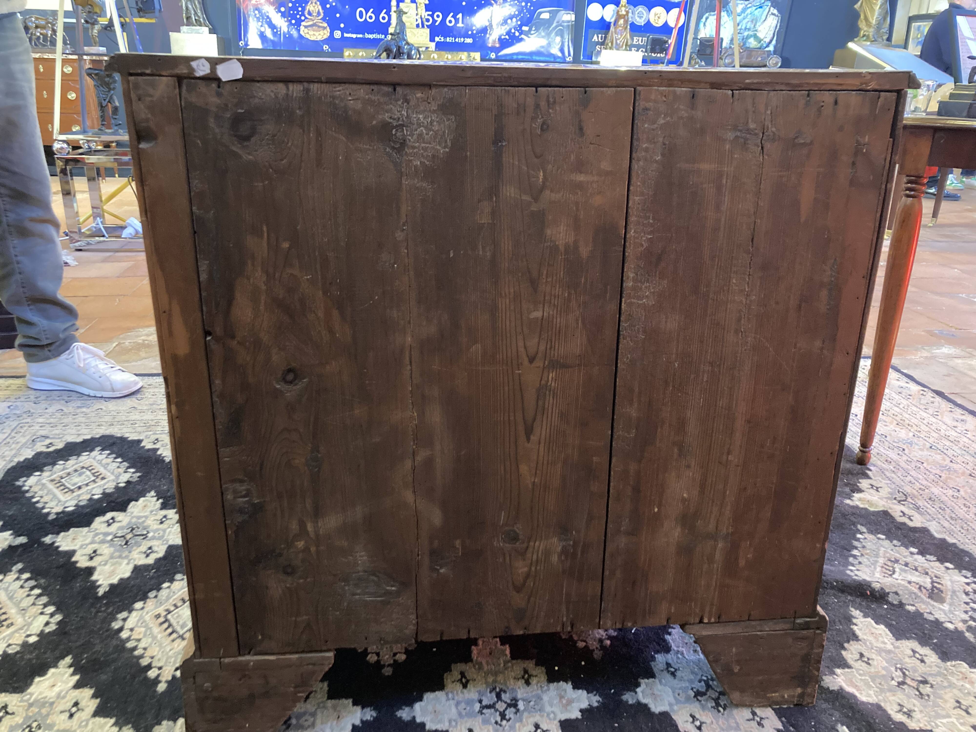 Commode