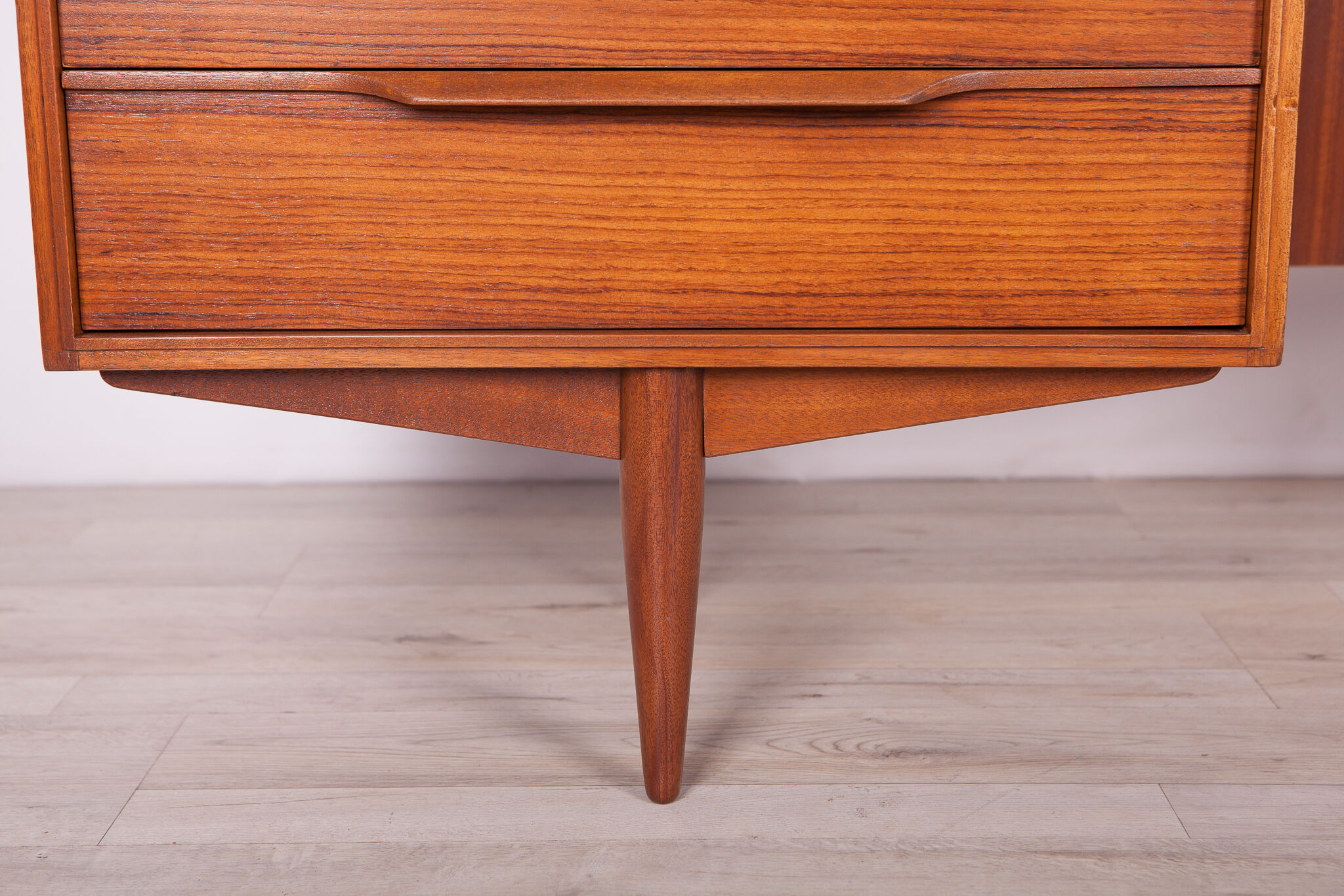 Dressing table from White & Newton, 1960s