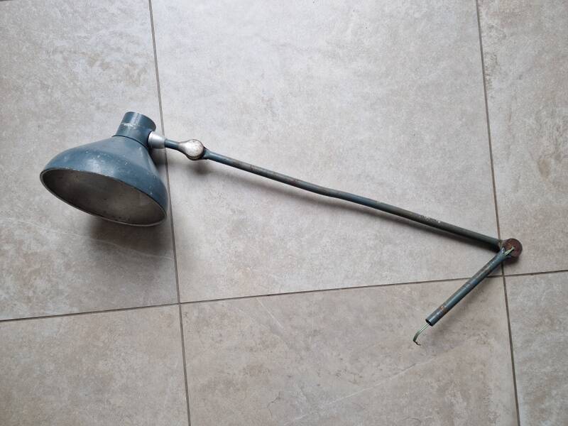 Jumo workshop lamp model GS1 - articulated industrial loft design - 1950
