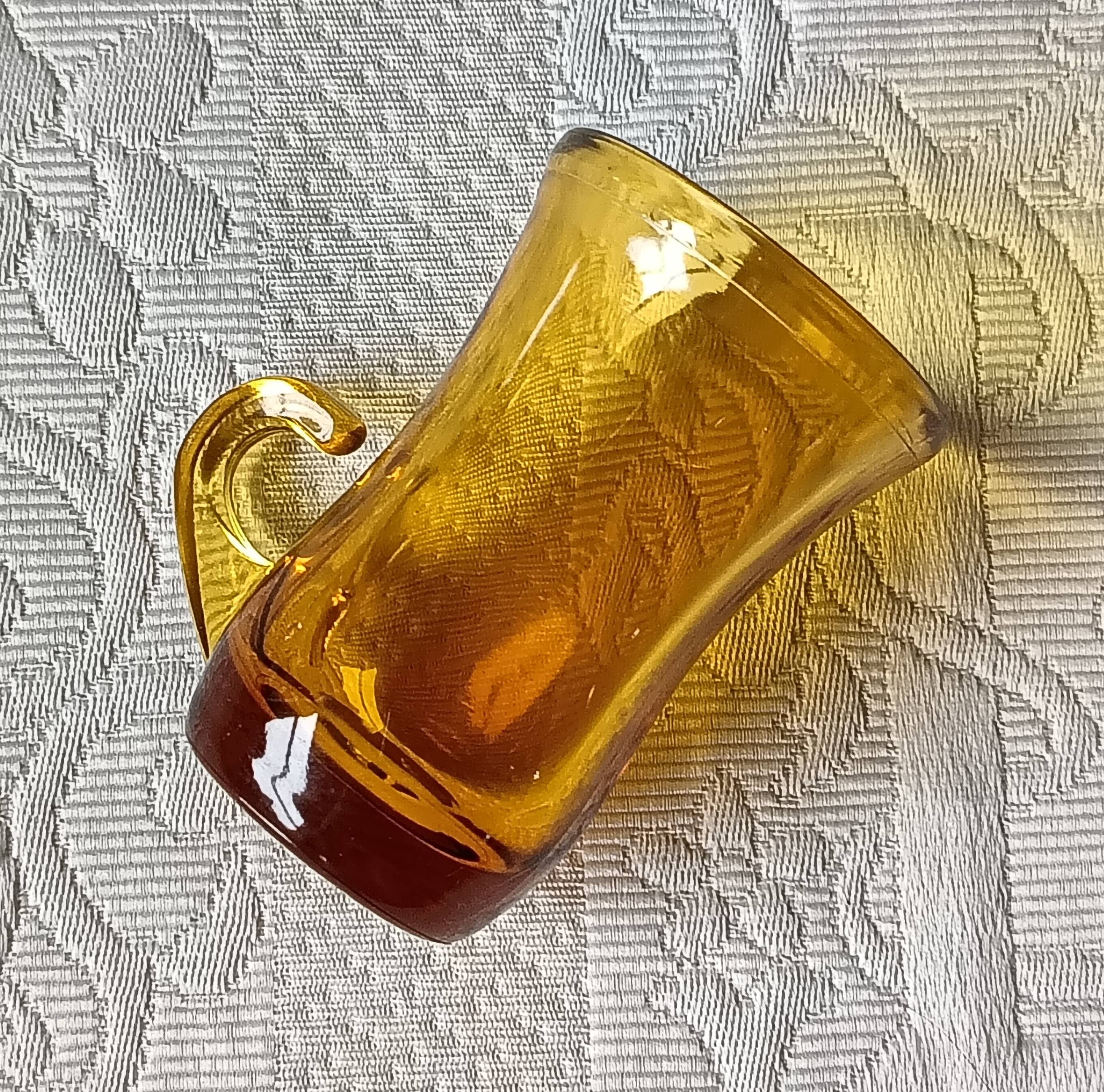 6 vintage Italian espresso cups, 1960s liqueur glasses, amber brown.