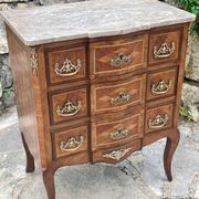 Small marquetry chest of drawers with central projection, 19th century period