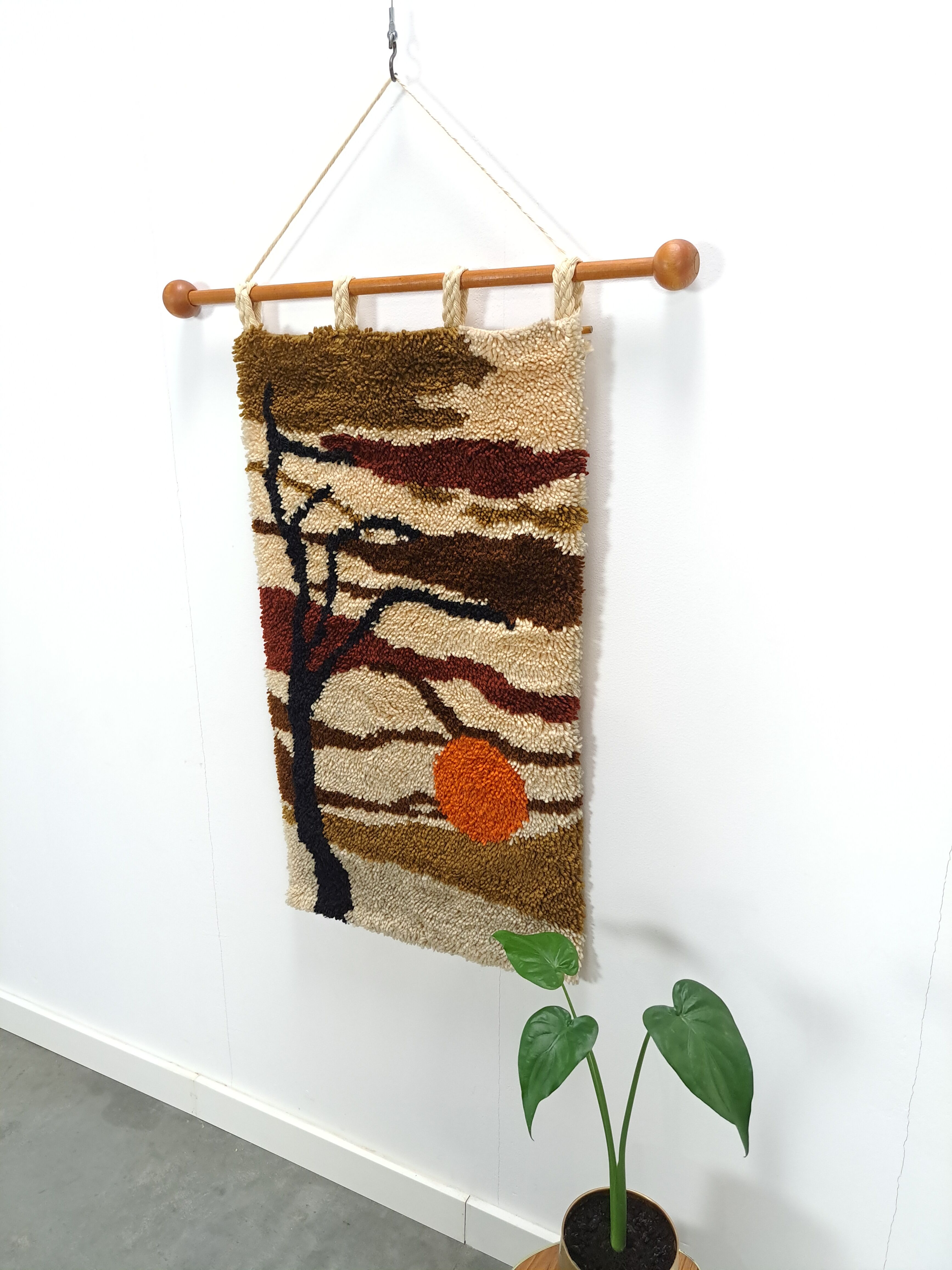 Wall hanging tree vintage