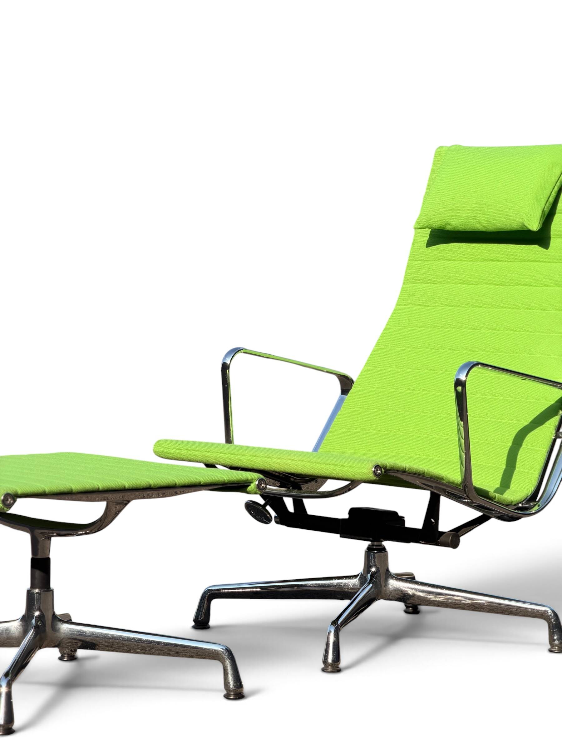 Eames EA 124 Armchair & EA 125 Ottoman for Vitra - Green Fabric