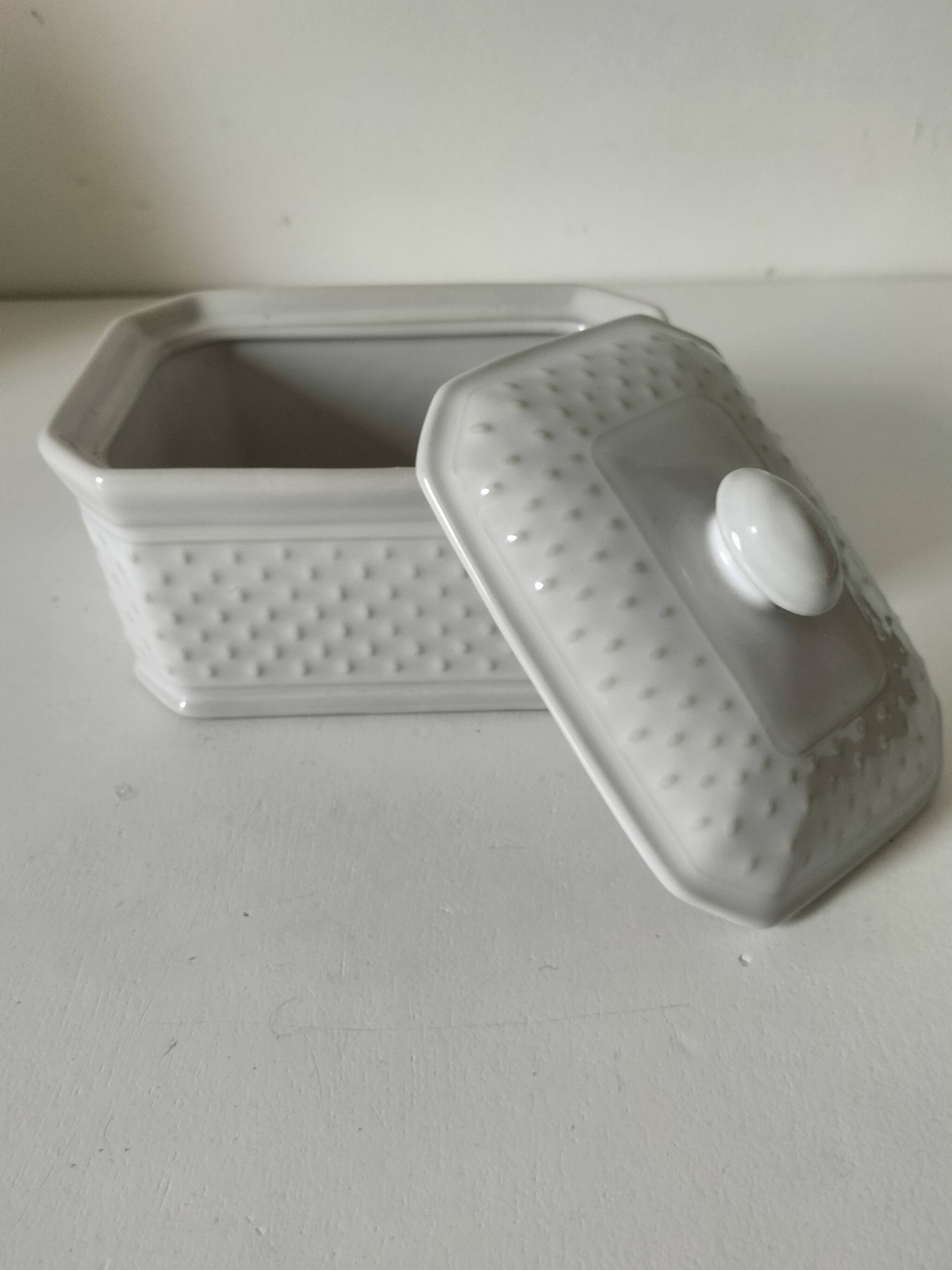 Small white porcelain terrine Geneviève Lethu – graphic relief