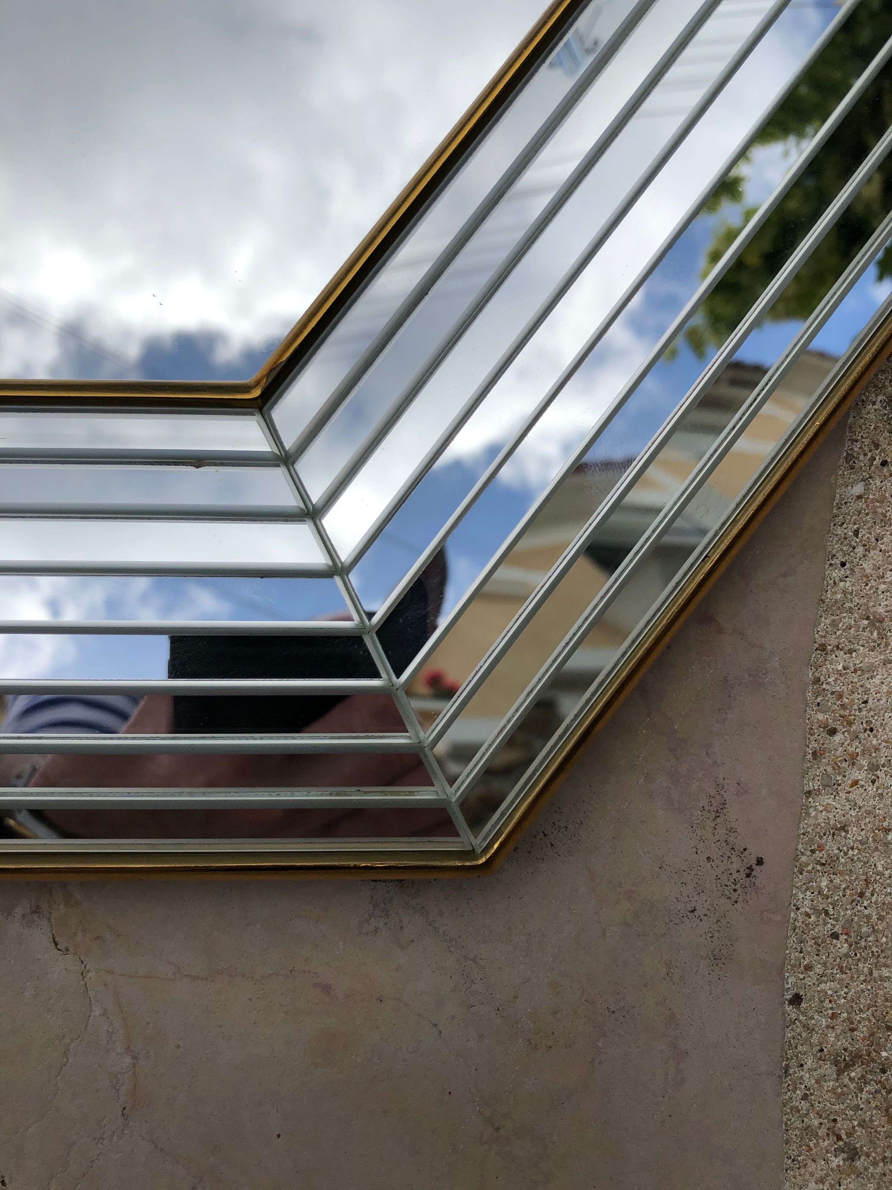 Octagonal mirror with closed windshield 65 x 77 cm