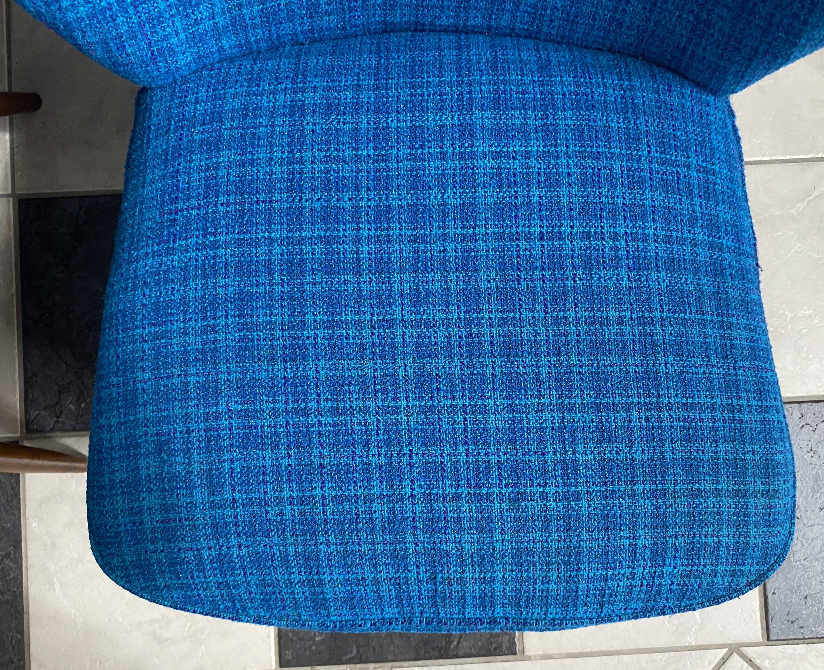 ensemble de 2 chaises de cocktail bleues des années 1960