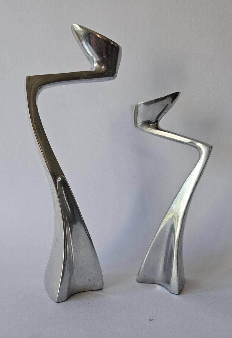 Paire de bougeoirs "Swan" par Matthew Hilton, Angleterre, années 1980