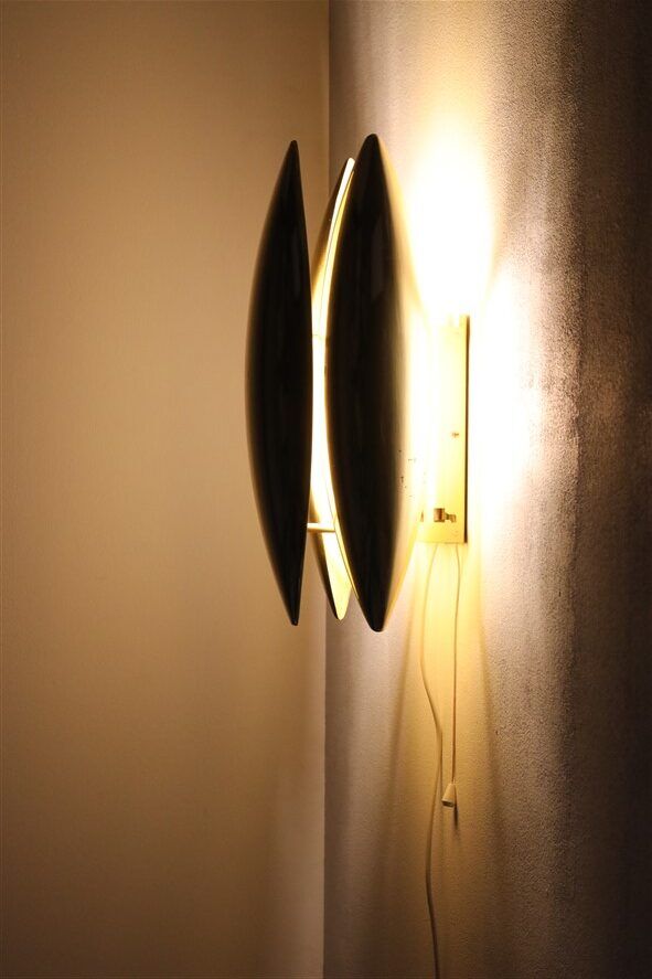 Fog & Mørup / Jo Hammerborg “Kastor” brass wall lamp / Mid-century Danish modern design / 1960s / 1970s