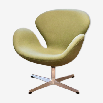 Early model 3320 Swan Chair by Arne Jacobsen for Fritz Hansen, 1950s