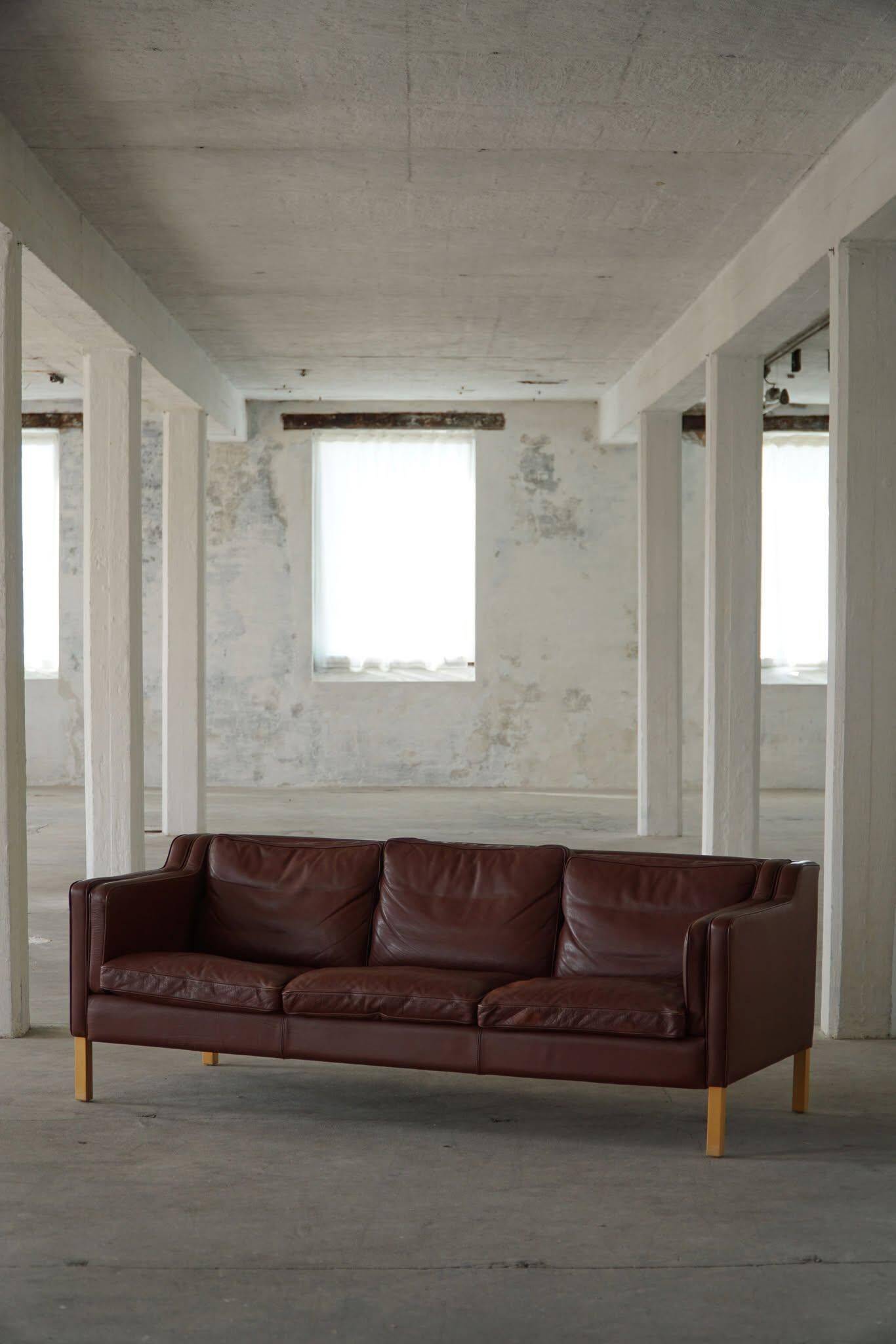 Stouby Møbelfabrik, 3-seater mid-century style sofa in brown leather, made in the 1970s.