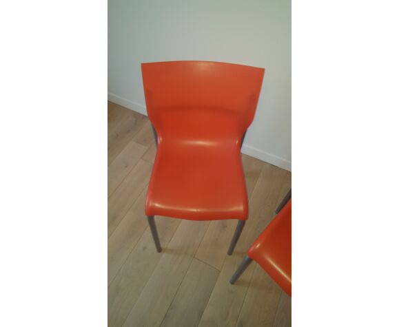 Paire de chaises XO by Philippe Starck "Cheap Chic" orange translucide,  style pop | Selency