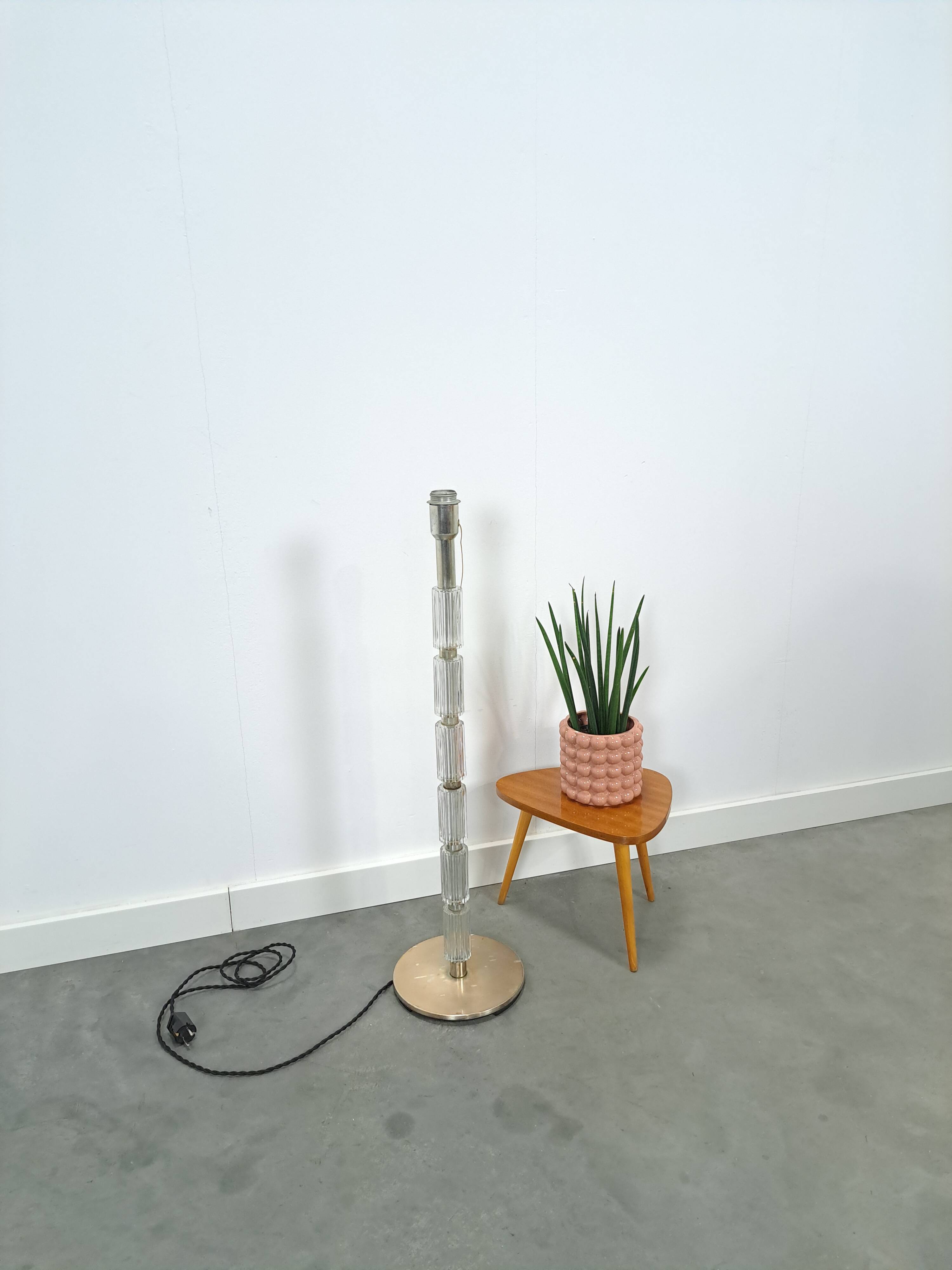 Jaren 70 glazen vloerlamp met chroom