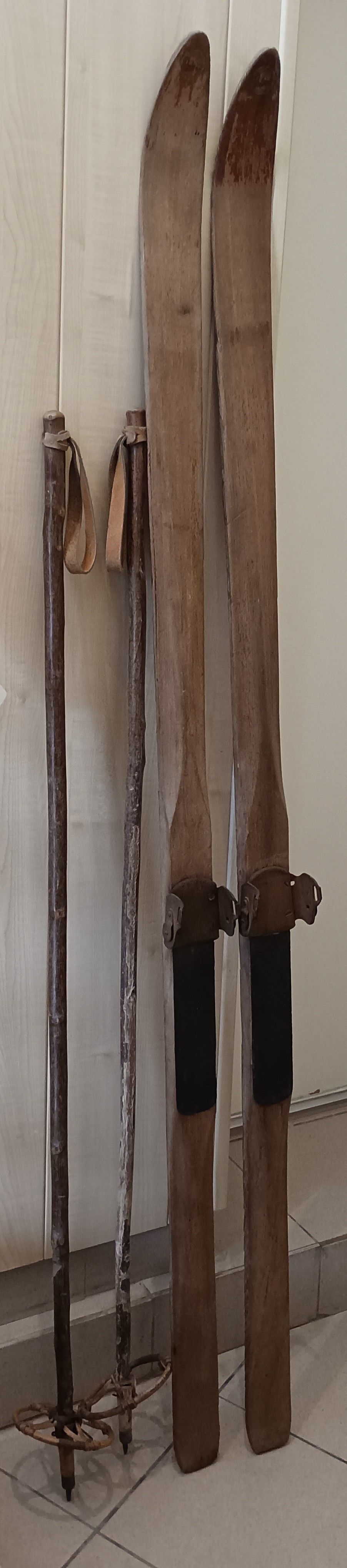 Old pair ski wood REKORD