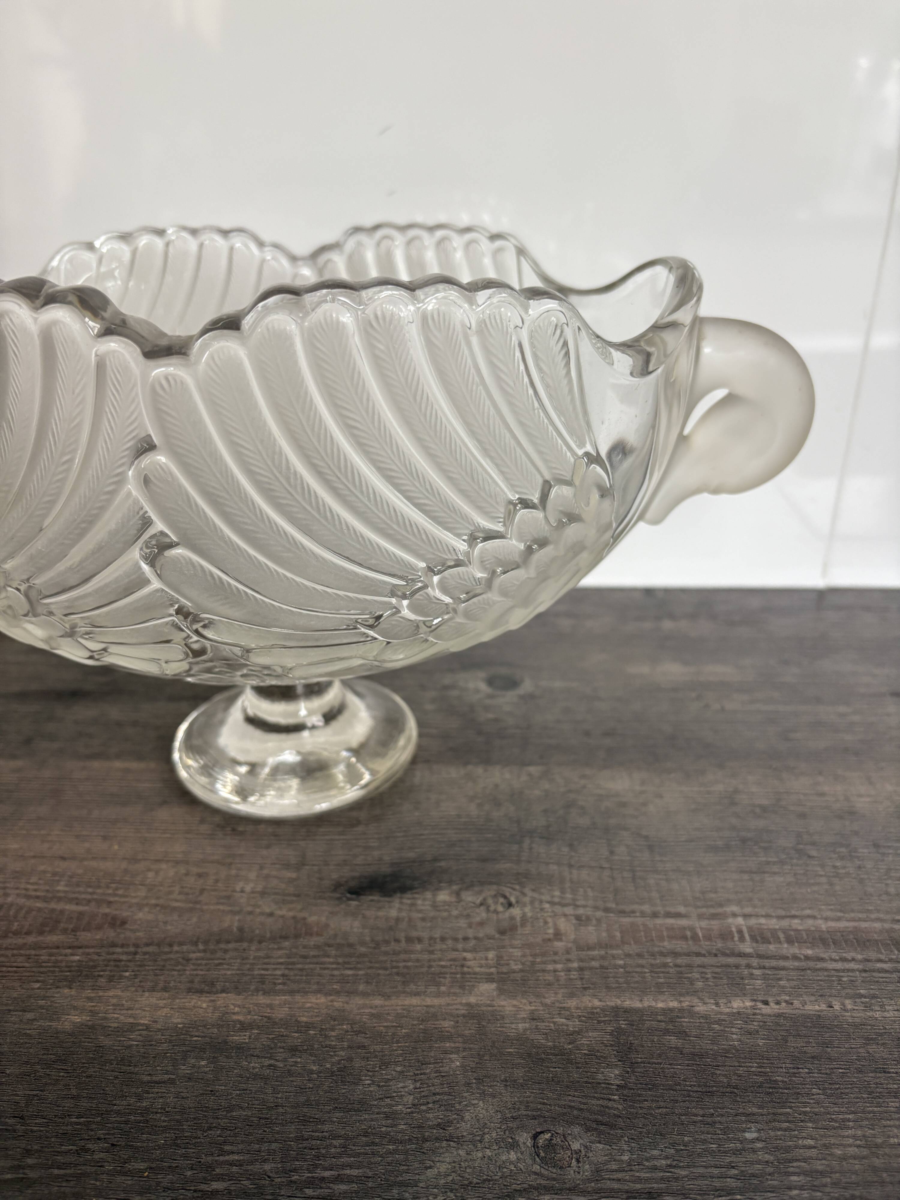 Art Deco molded pressed glass bowl – France 1930