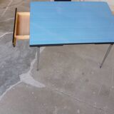 Table formica bleu