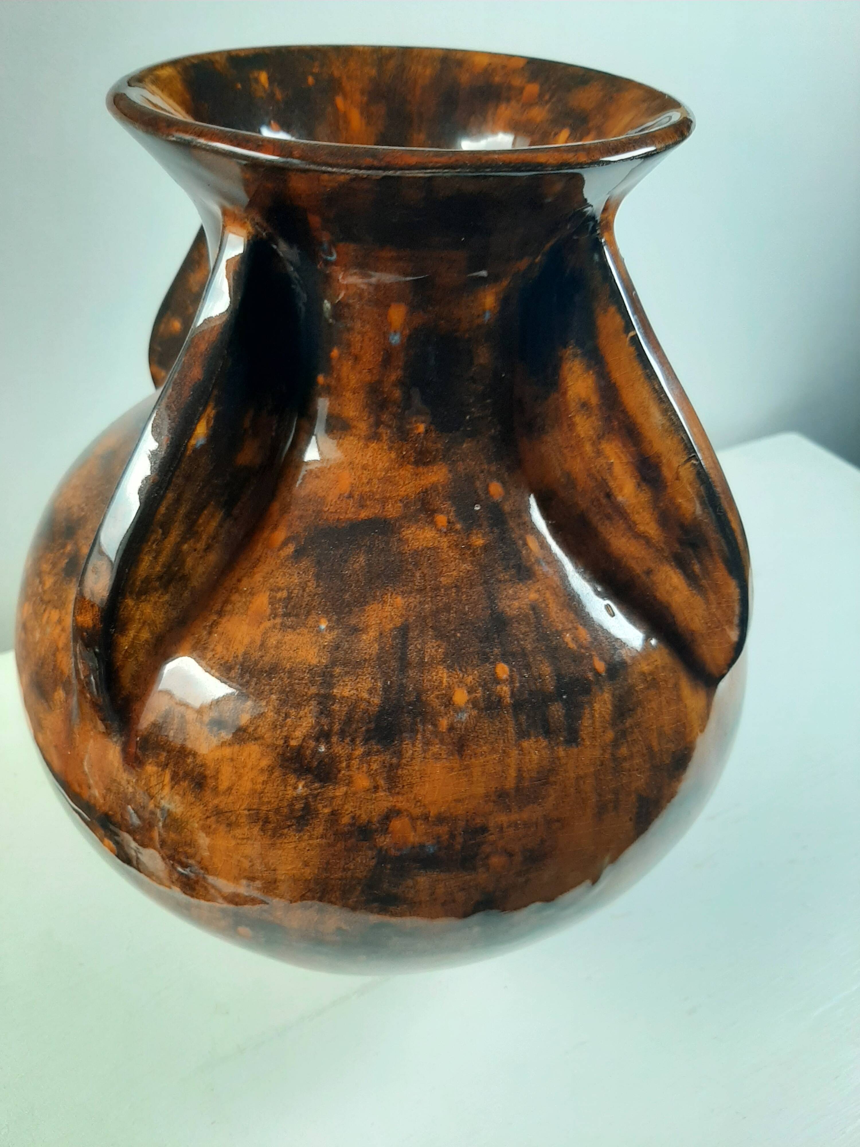 Large vintage vase in the shape of a propeller