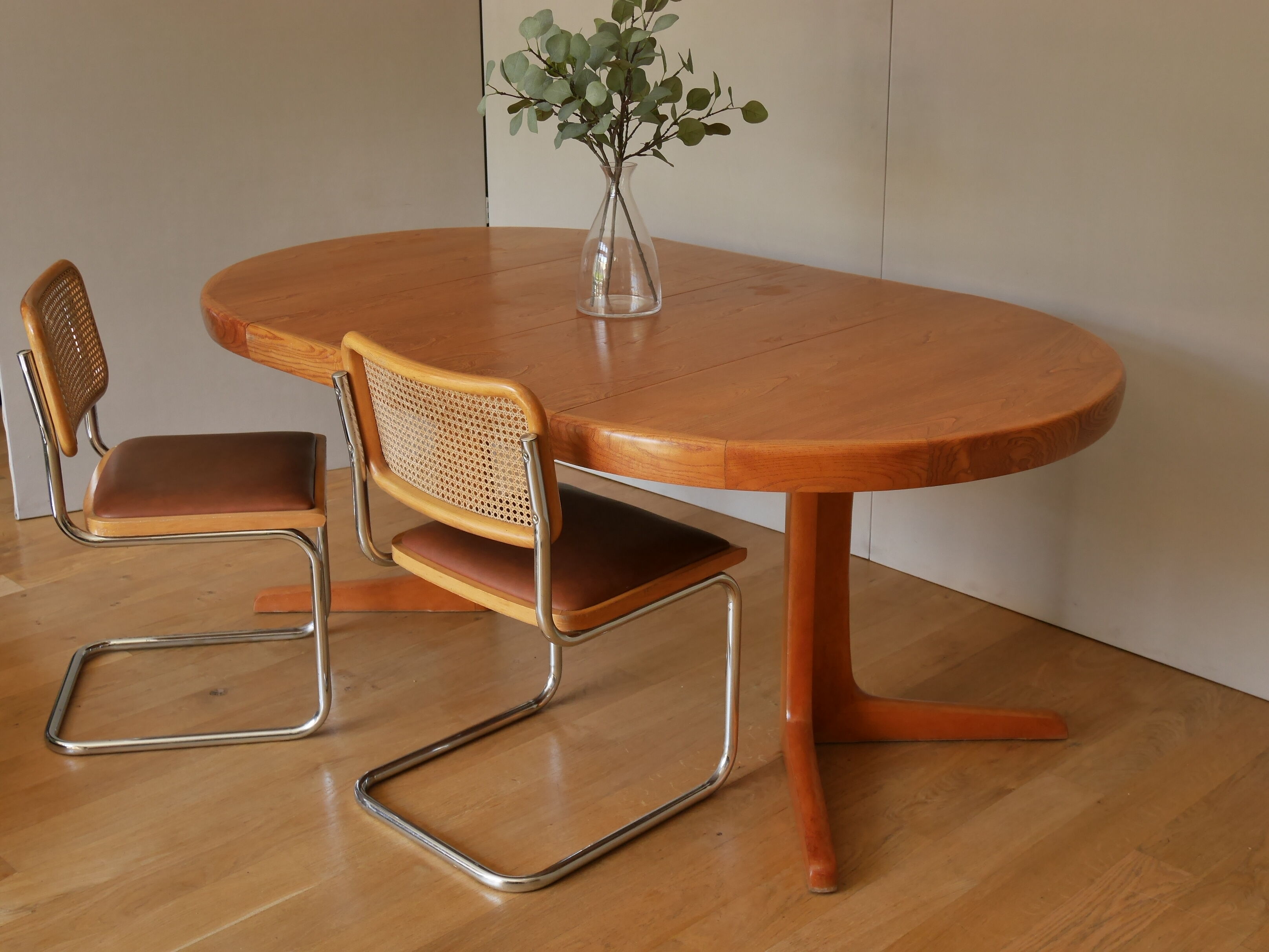 Elm meal table 2 central foot extensions