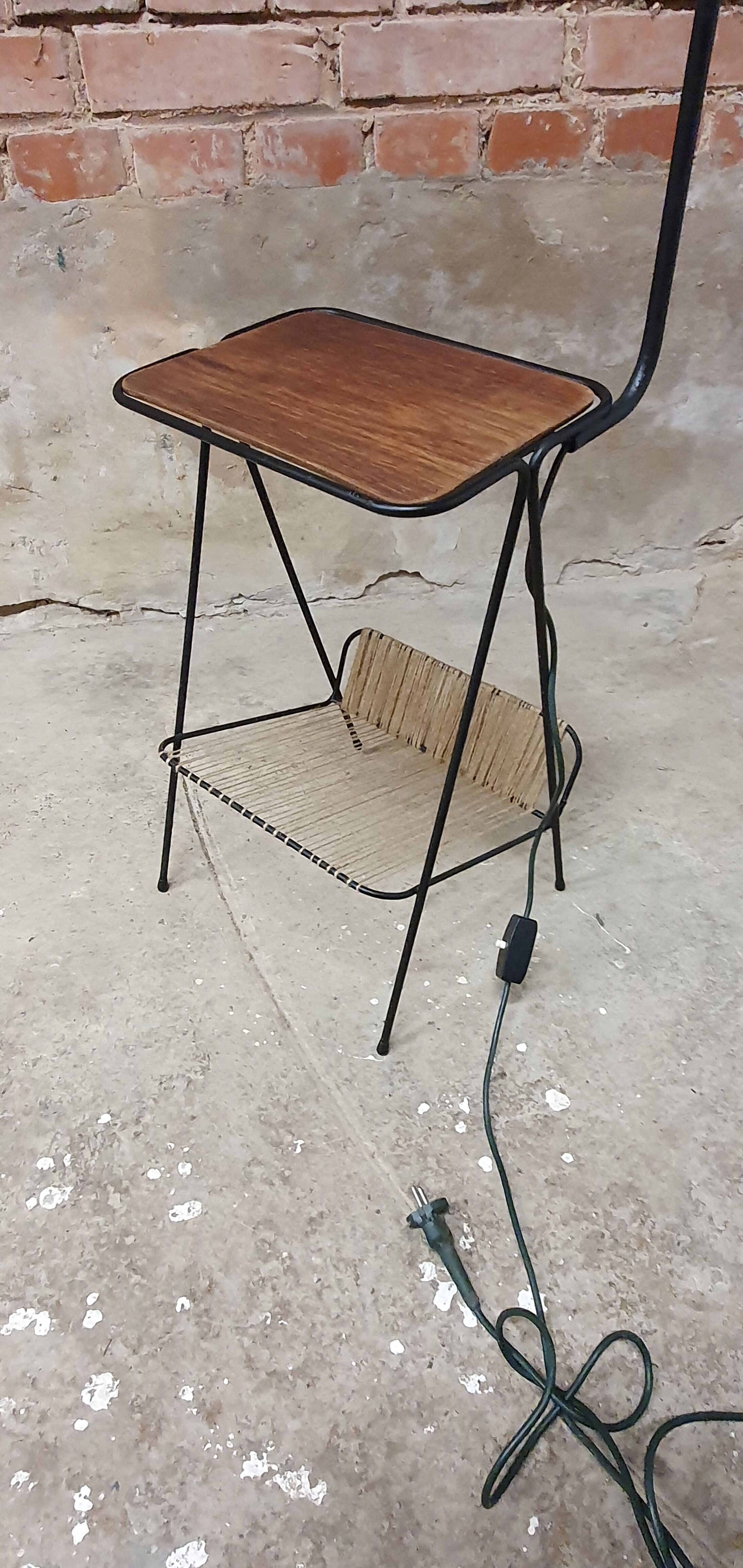 Lampadaire cordage vintage porte revue